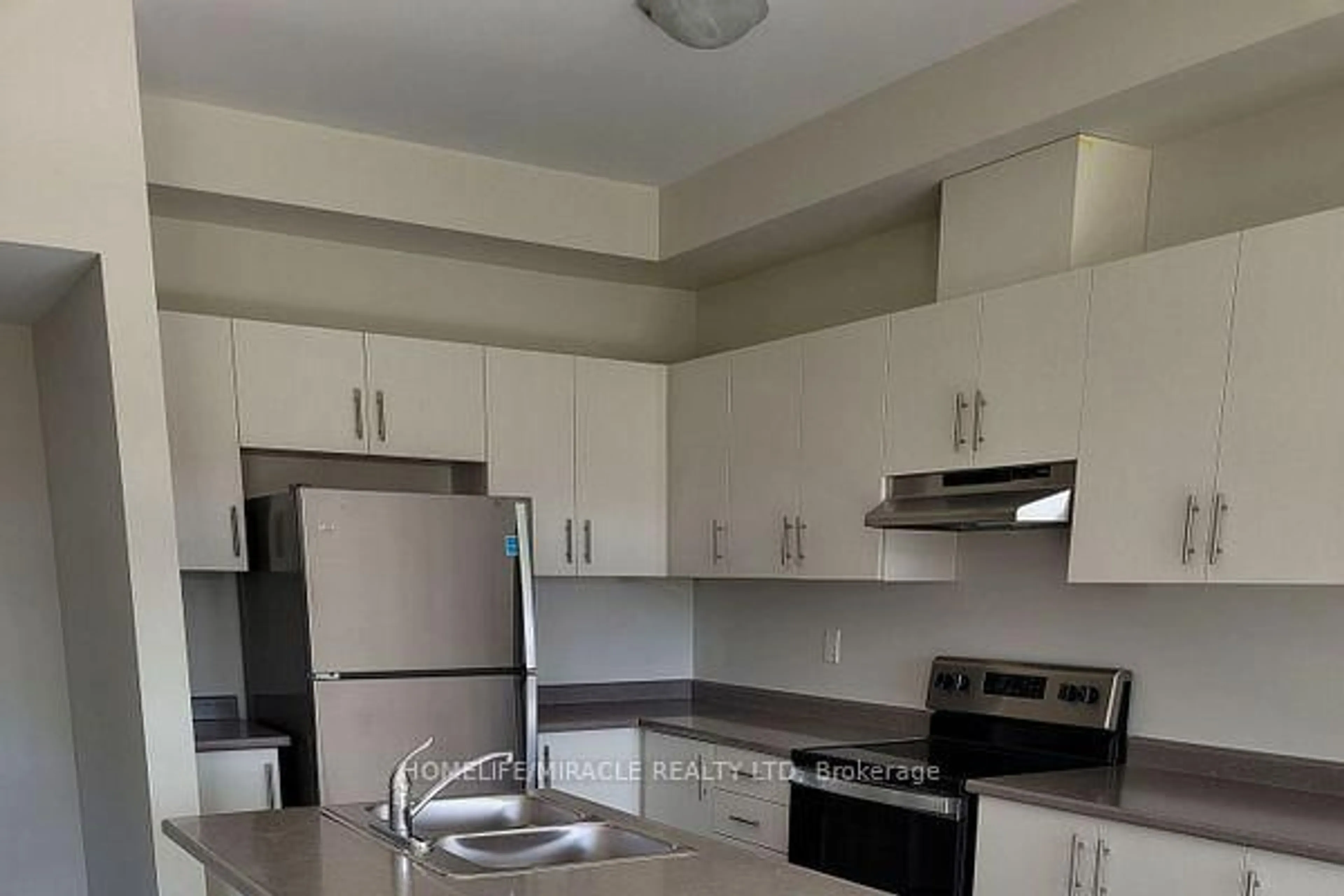 Standard kitchen, unknown for 40 Zinfendel Dr, Hamilton Ontario L8E 0L1