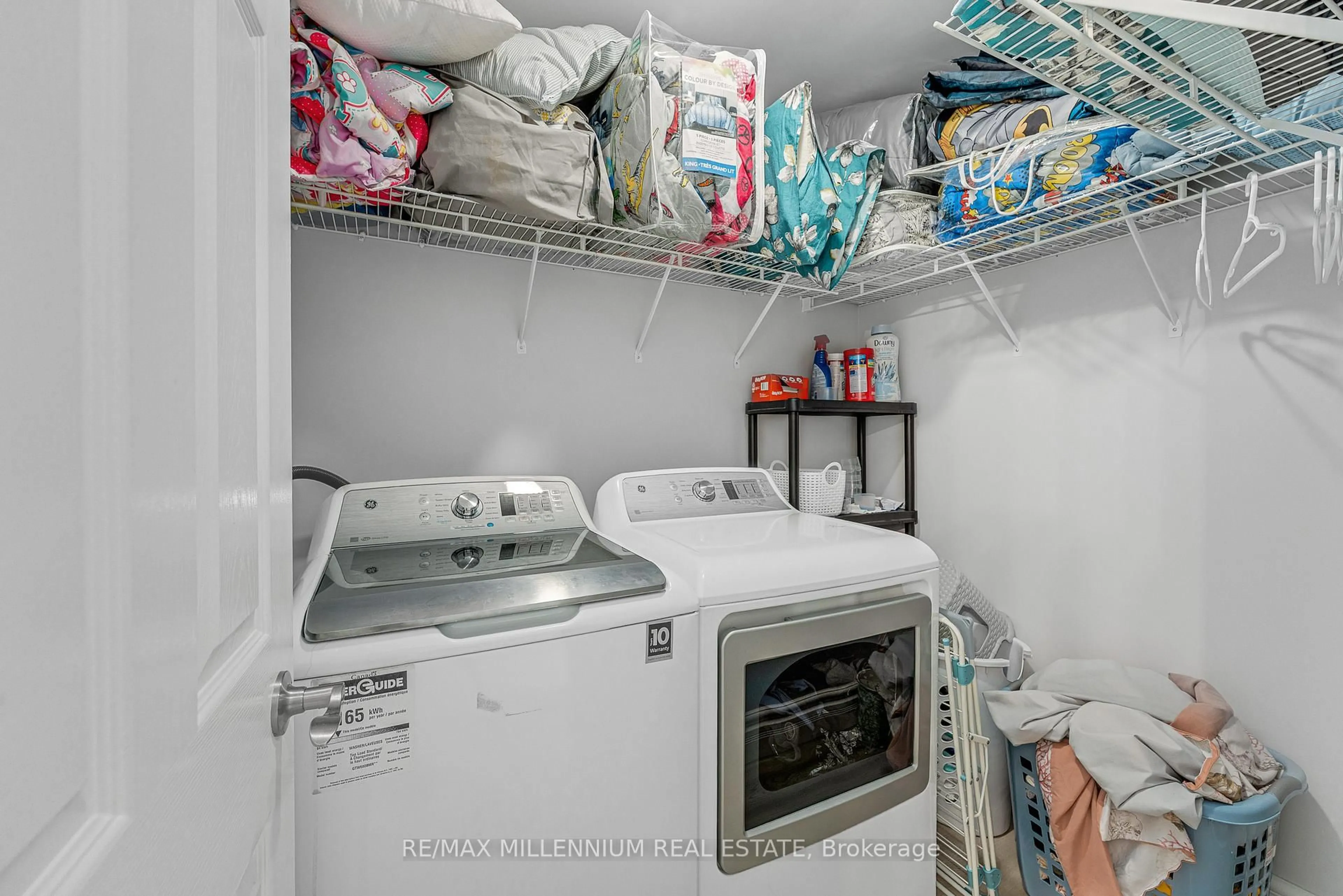 Laundry room for 449 Chambers Dr, Windsor Ontario N8N 4R5
