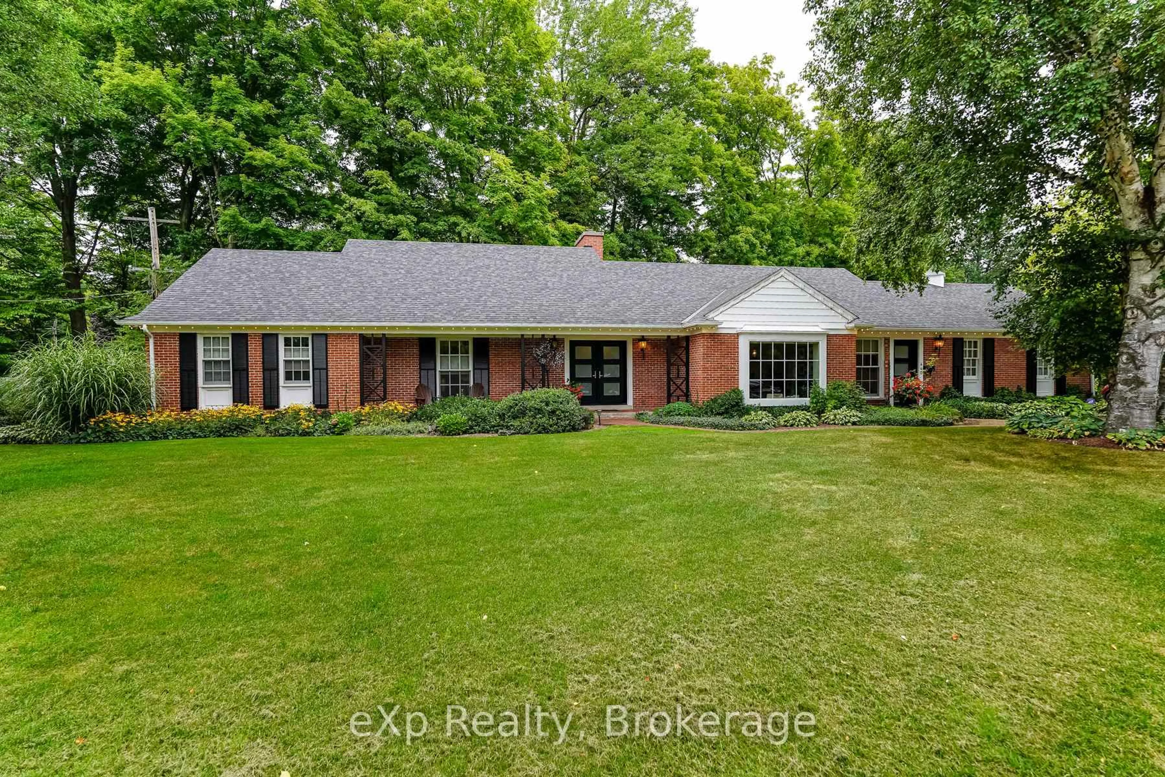 A pic from outside/outdoor area/front of a property/back of a property/a pic from drone, street for 440 5th 'A' St, Owen Sound Ontario N4K 3K7