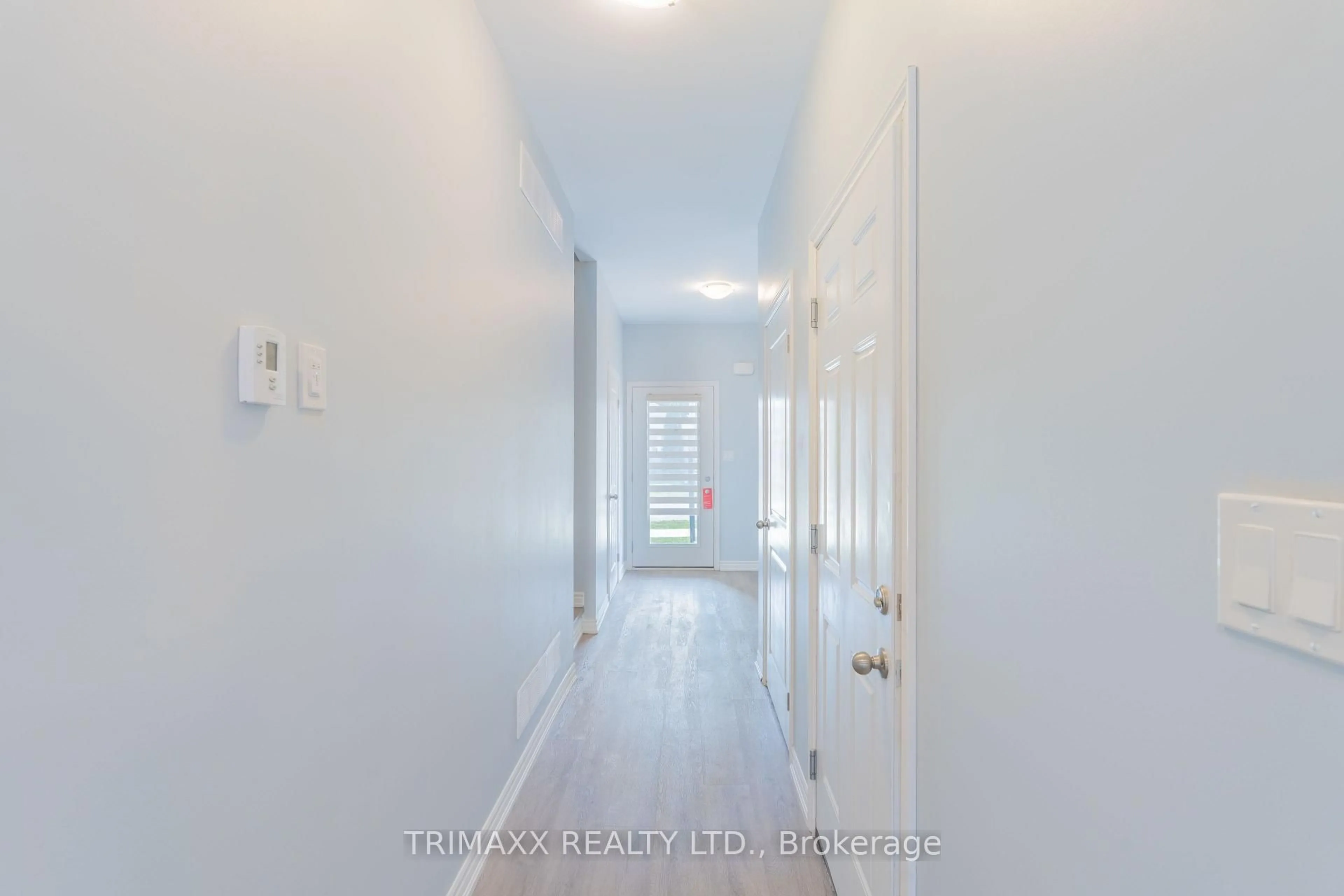 Indoor entryway for 39 PERENACK Ave, Welland Ontario L3C 0J2