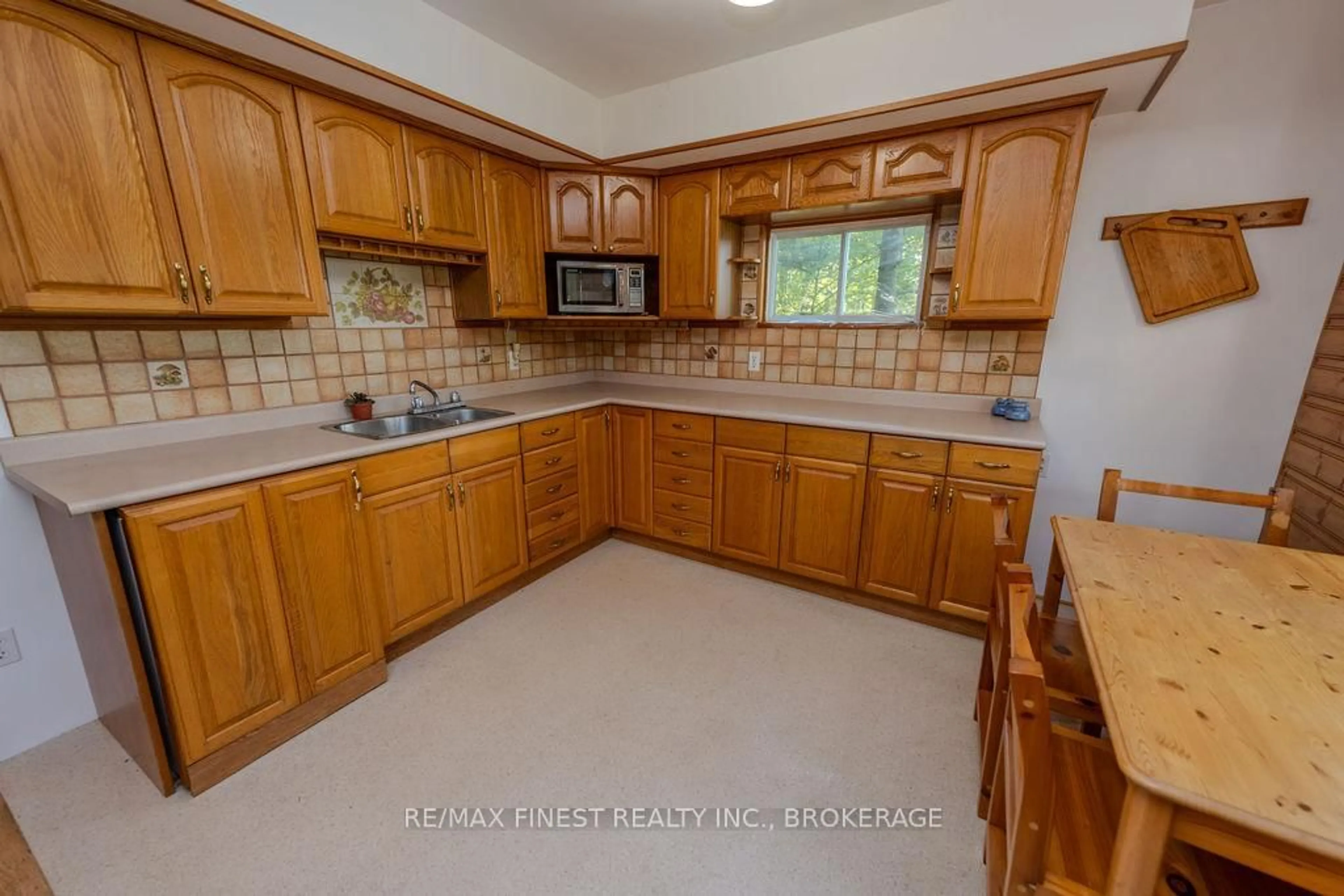 Standard kitchen, ceramic/tile floor for 2305E OPINICON Rd, Rideau Lakes Ontario K0G 1P0