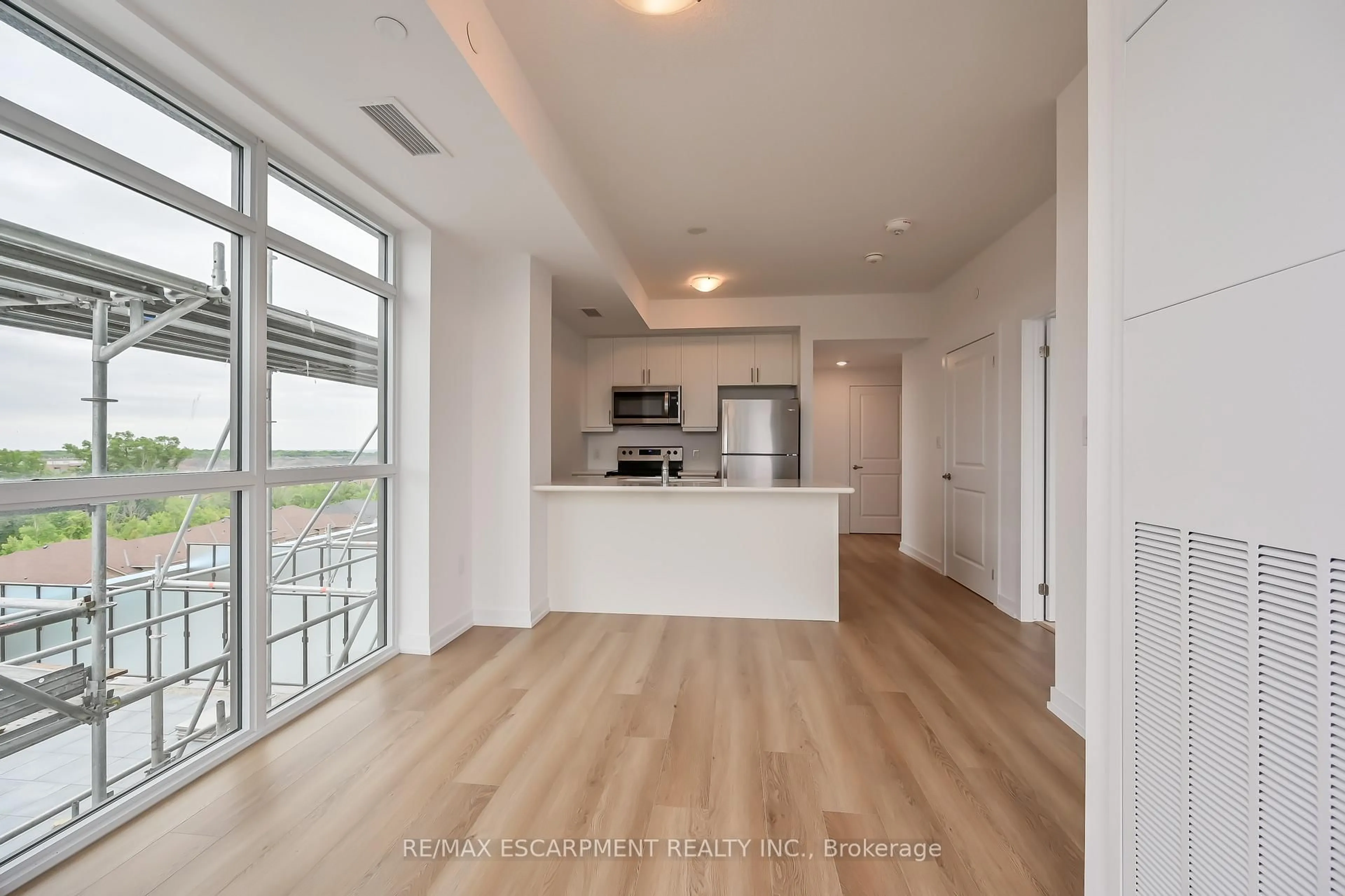 Open concept kitchen, unknown for 470 Dundas St #611, Hamilton Ontario L8B 2A5