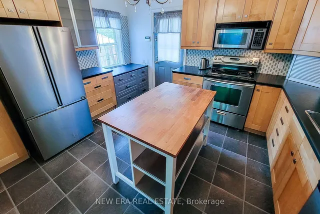 Additional property image - 131 Erindale Ave