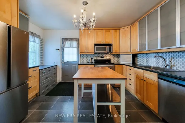 Additional property image - 131 Erindale Ave