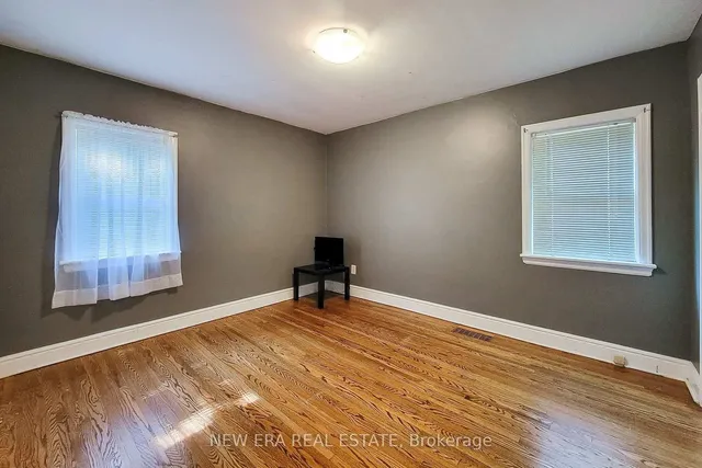 Additional property image - 131 Erindale Ave