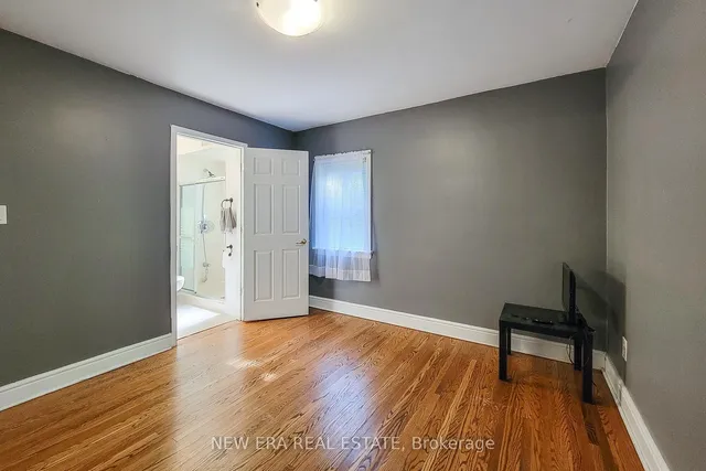 Additional property image - 131 Erindale Ave