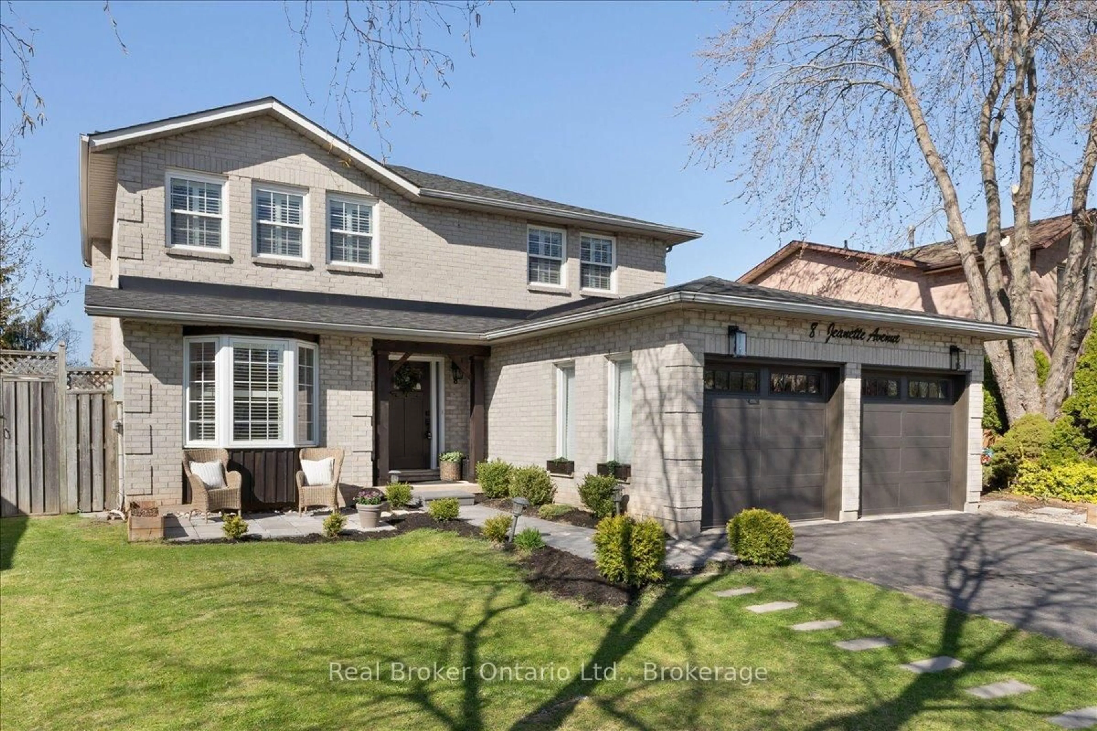 Home with brick exterior material, street for 8 Jeanette Ave, Grimsby Ontario L3M 5B4