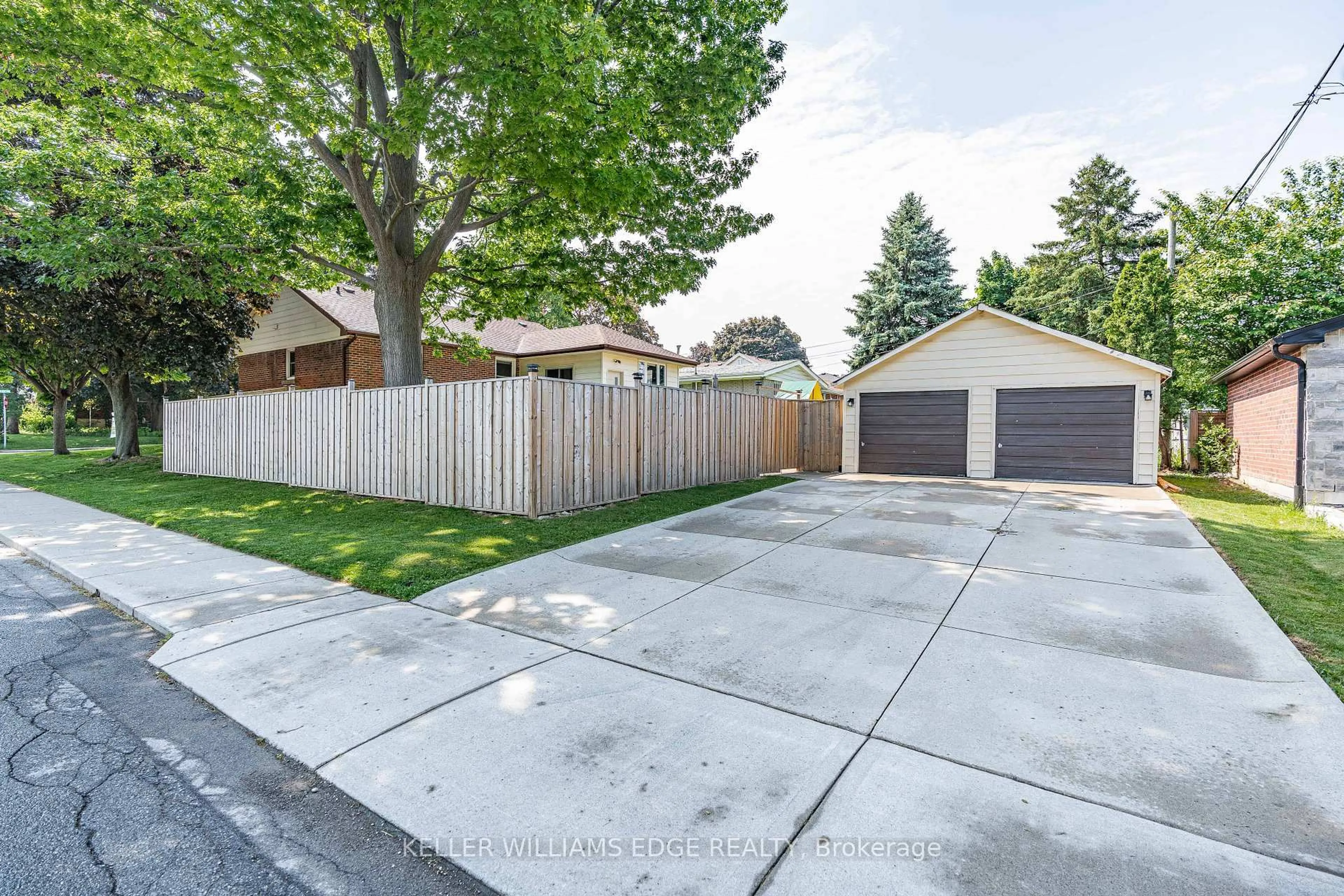 A pic from outside/outdoor area/front of a property/back of a property/a pic from drone, street for 2 West 22nd St, Hamilton Ontario L9C 4N3