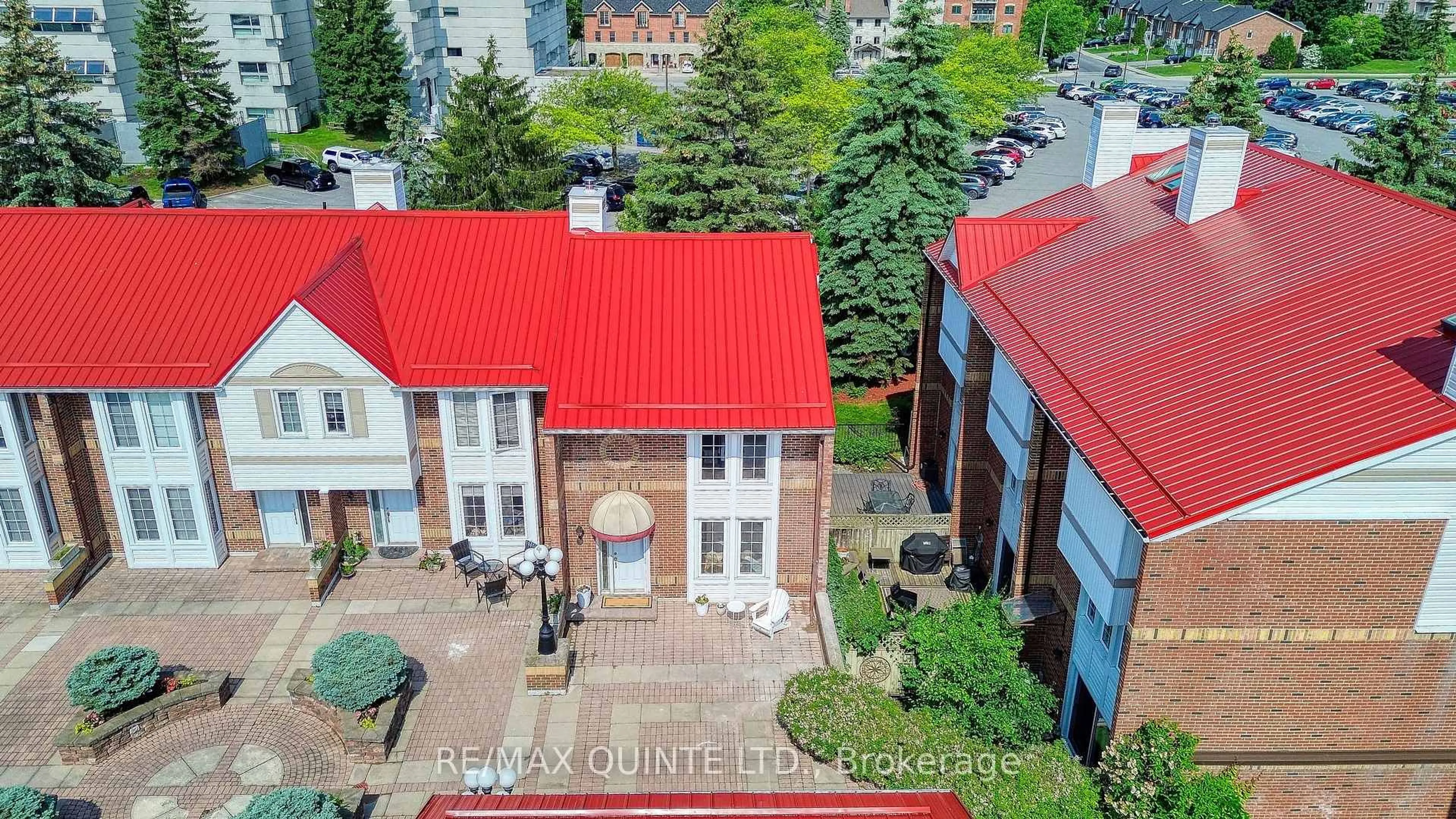 A pic from outside/outdoor area/front of a property/back of a property/a pic from drone, city buildings view from balcony for 1 Place D'armes #70, Kingston Ontario K7K 6S4