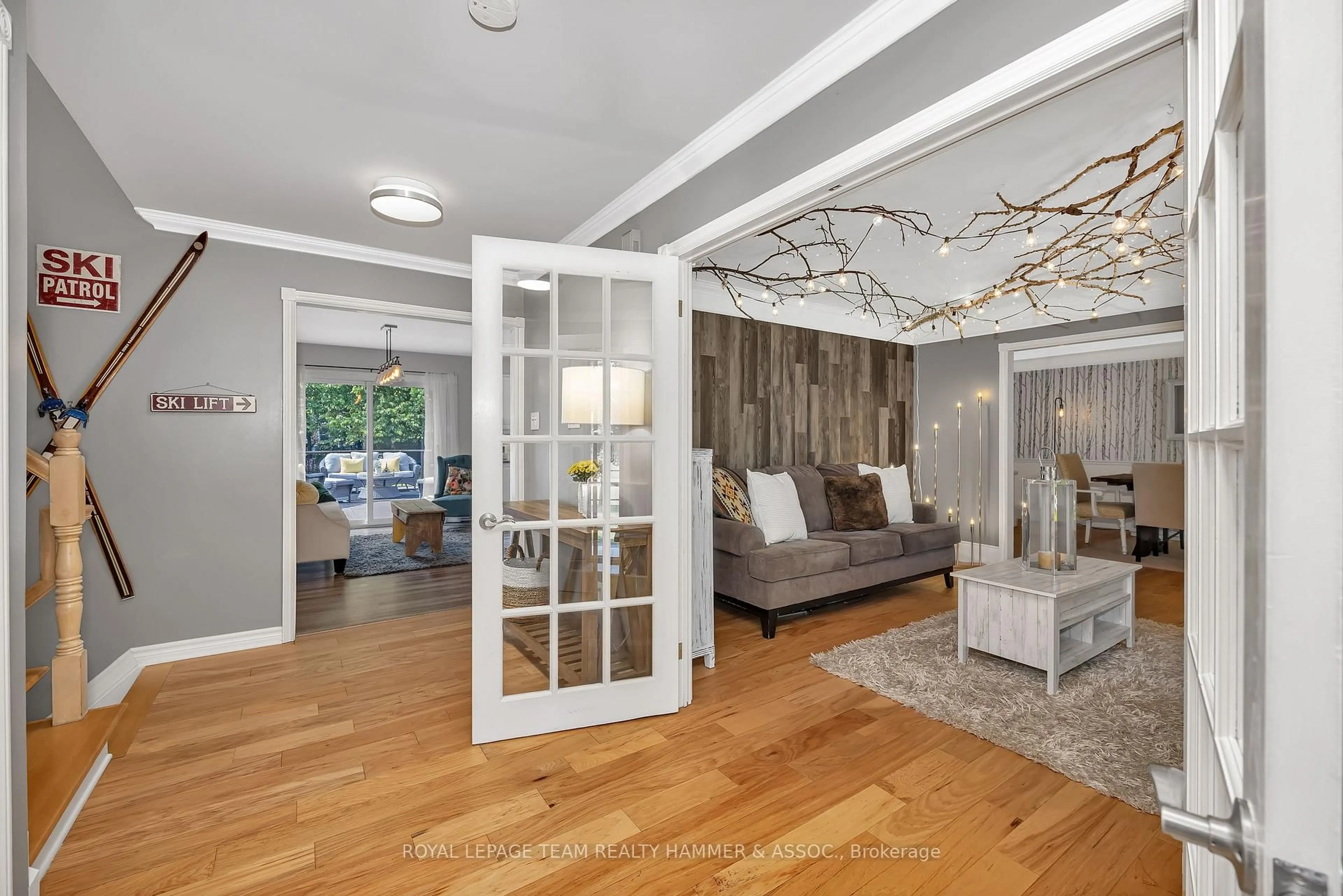 Indoor entryway for 6539 Harvest Grove Dr, Ottawa Ontario K4P 1E9