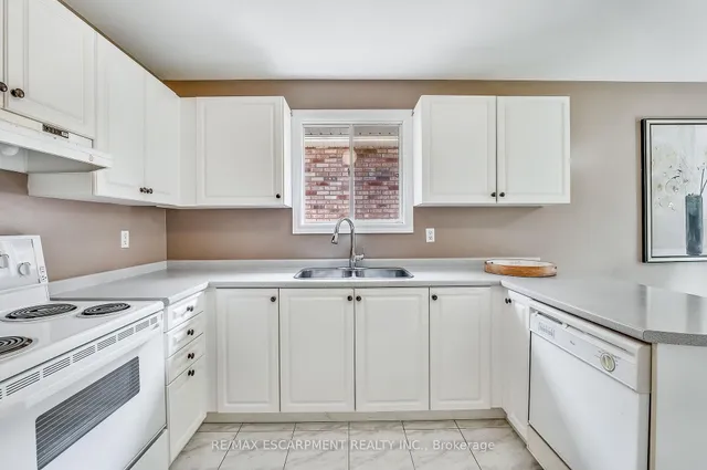 Additional property image - 47 Longyear Dr