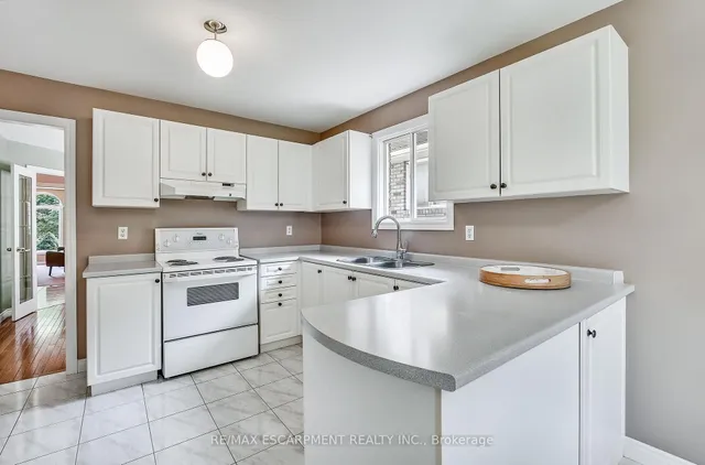 Additional property image - 47 Longyear Dr