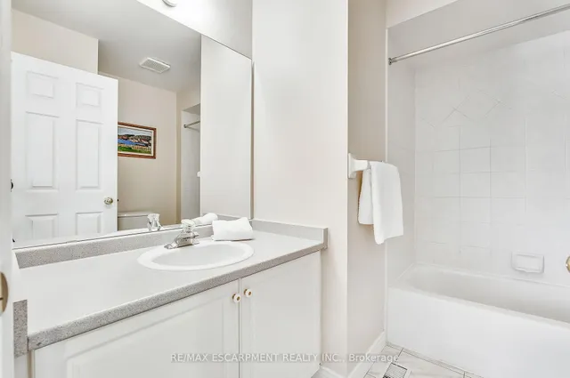 Additional property image - 47 Longyear Dr