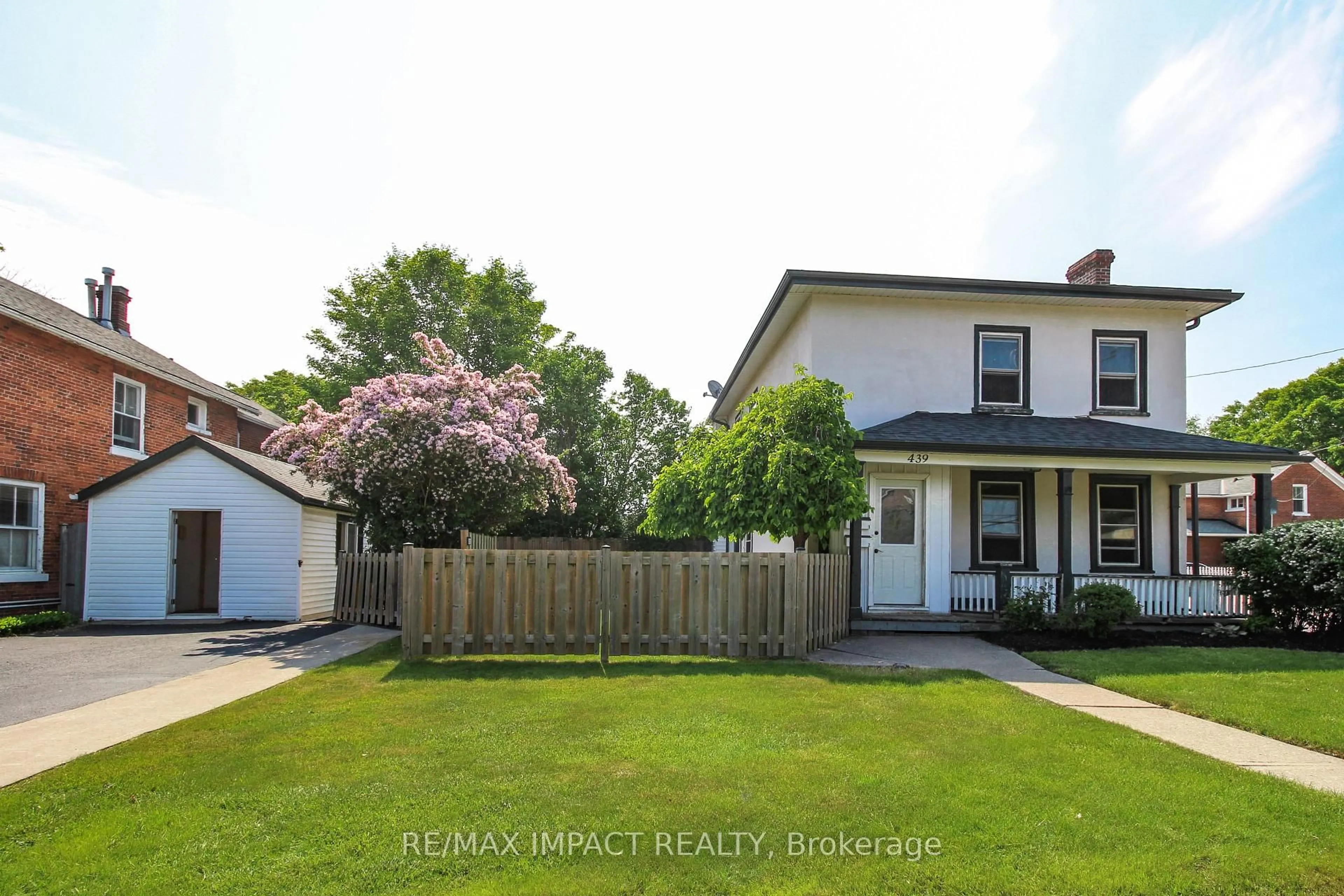 A pic from outside/outdoor area/front of a property/back of a property/a pic from drone, street for 439 Division St, Cobourg Ontario K9A 3R8