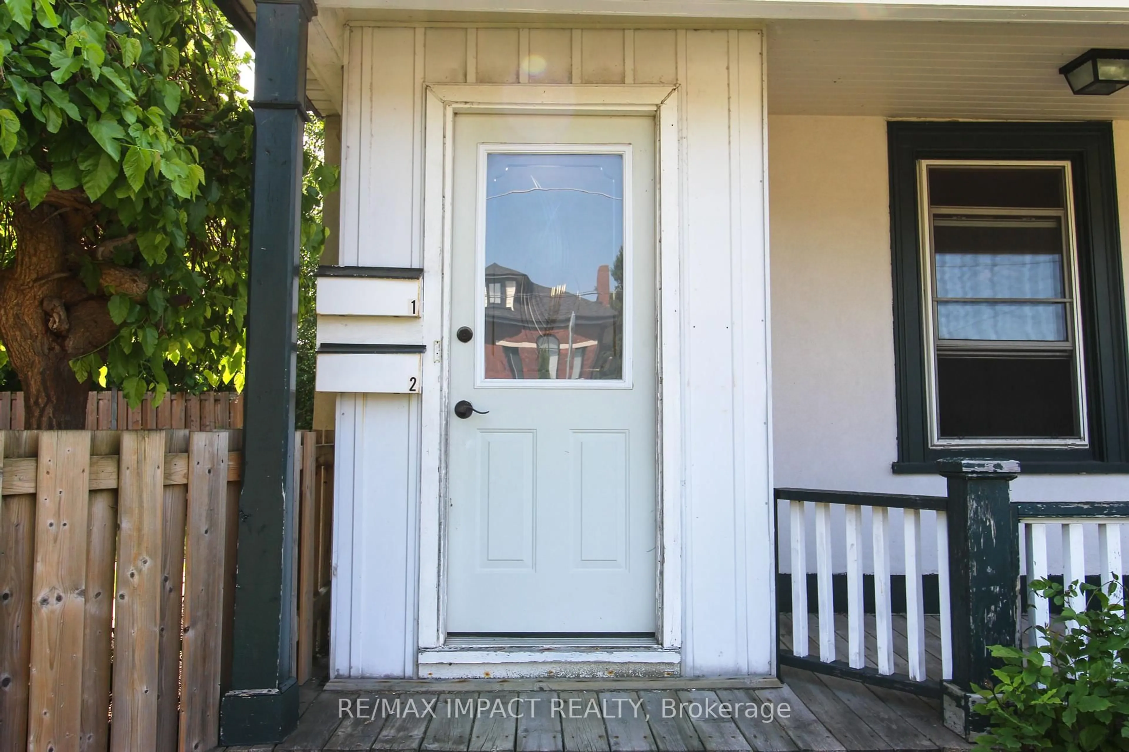 Indoor entryway for 439 Division St, Cobourg Ontario K9A 3R8