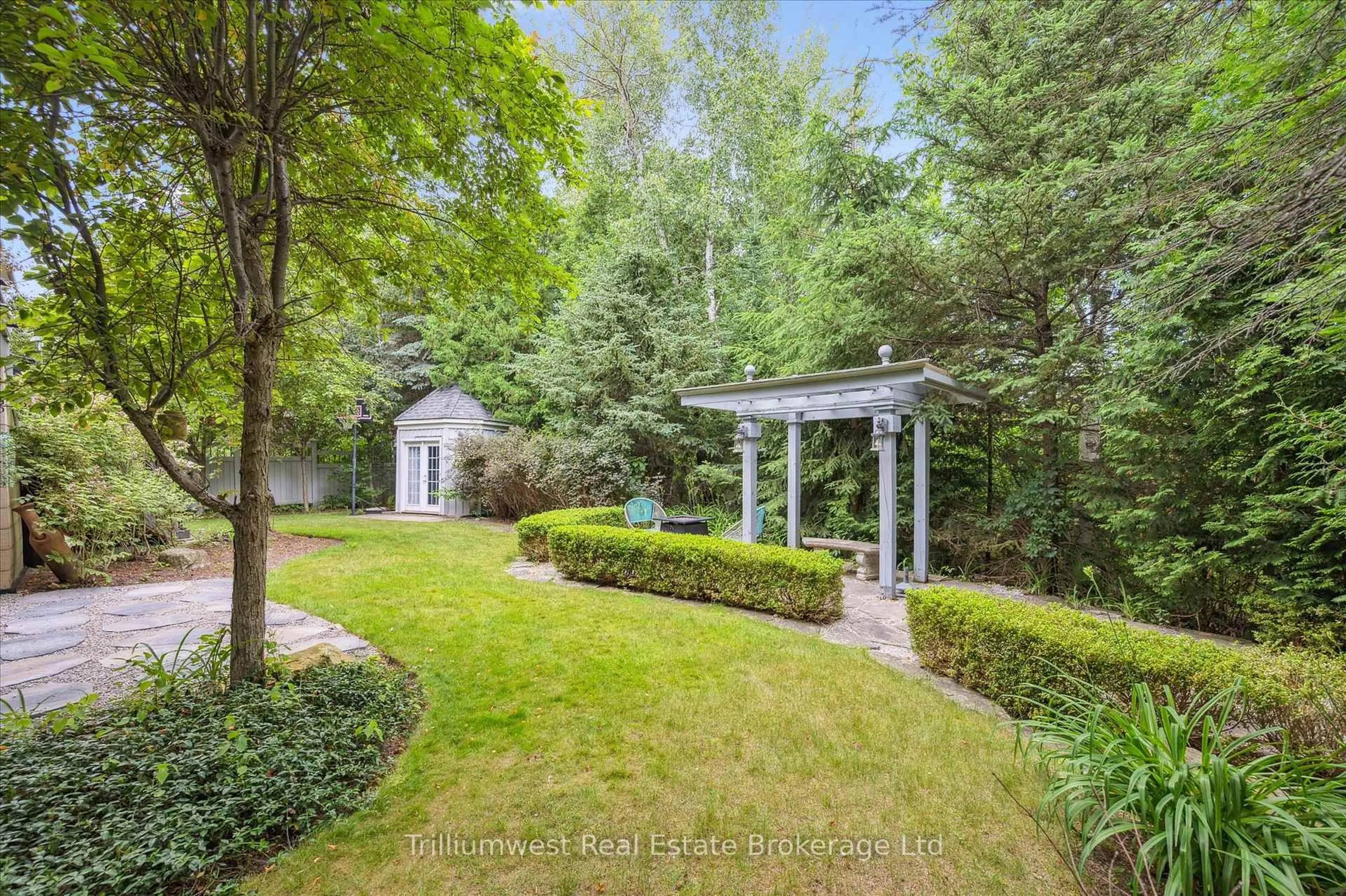 Unknown for 46 Robin Rd, Guelph Ontario N1L 1H4