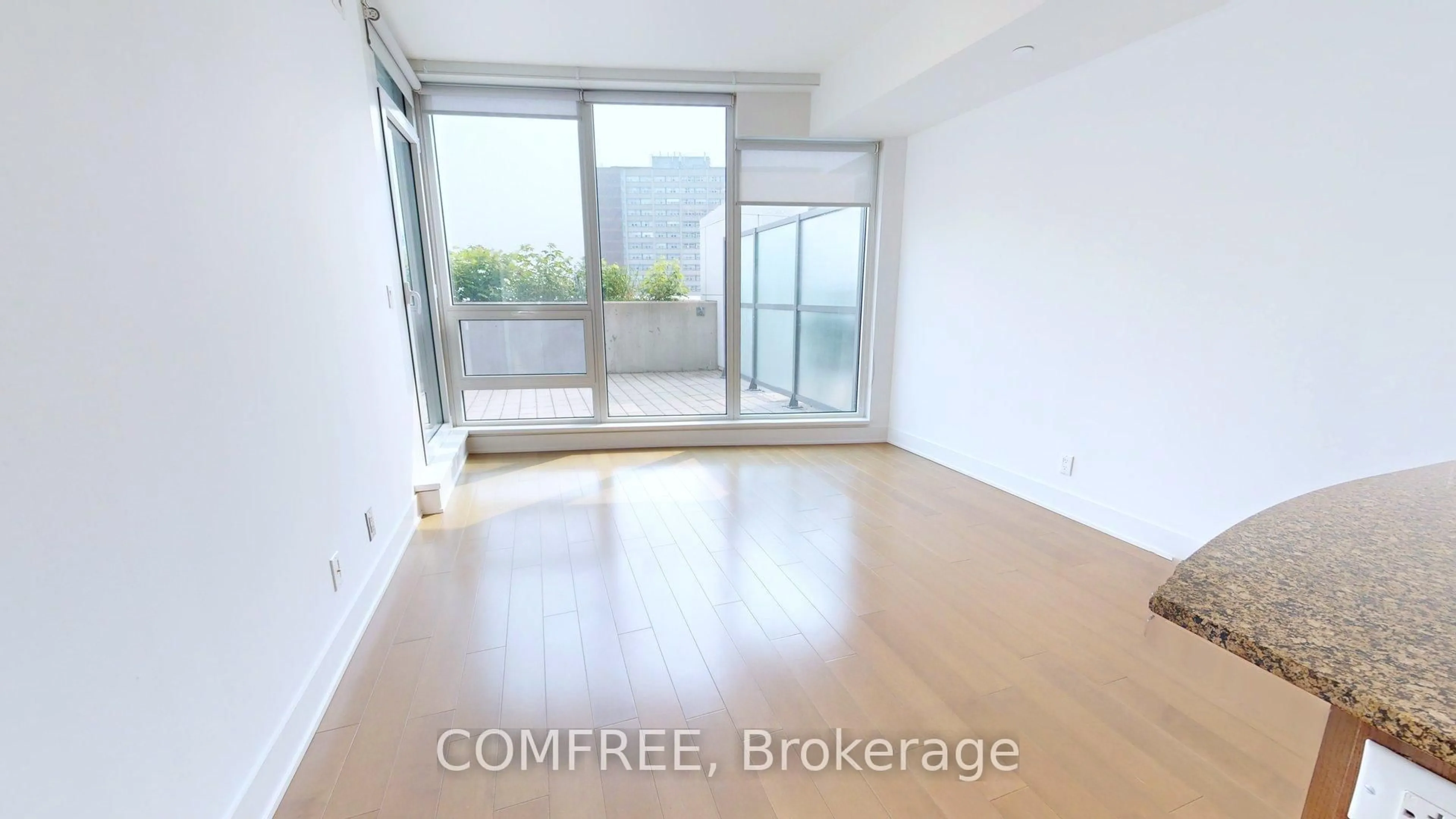 A pic of a room for 485 Richmond Rd #6, Ottawa Ontario K2A 3W9