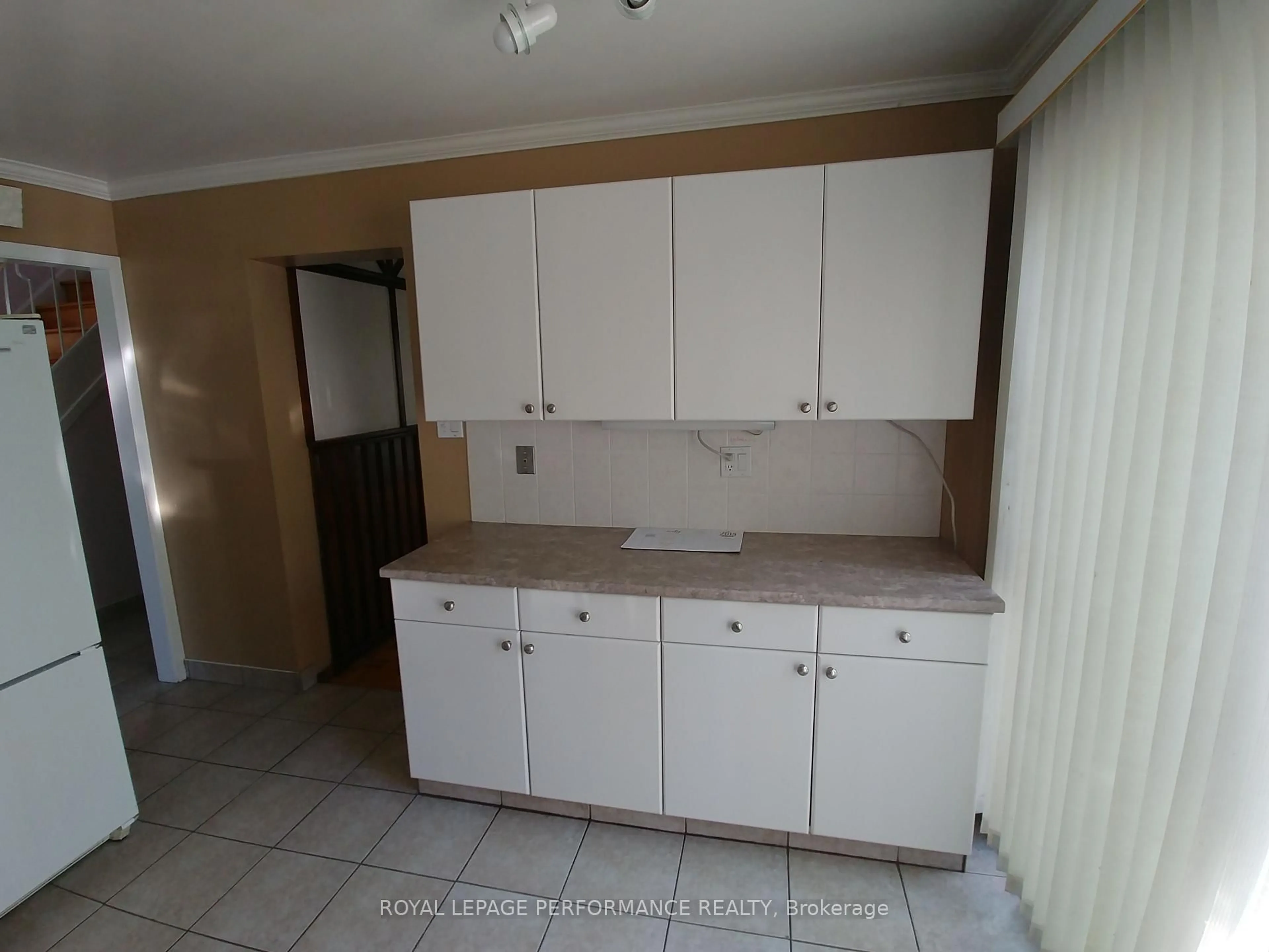 Standard kitchen, unknown for 2063 Jasmine Cres #63, Ottawa Ontario K1J 7W2