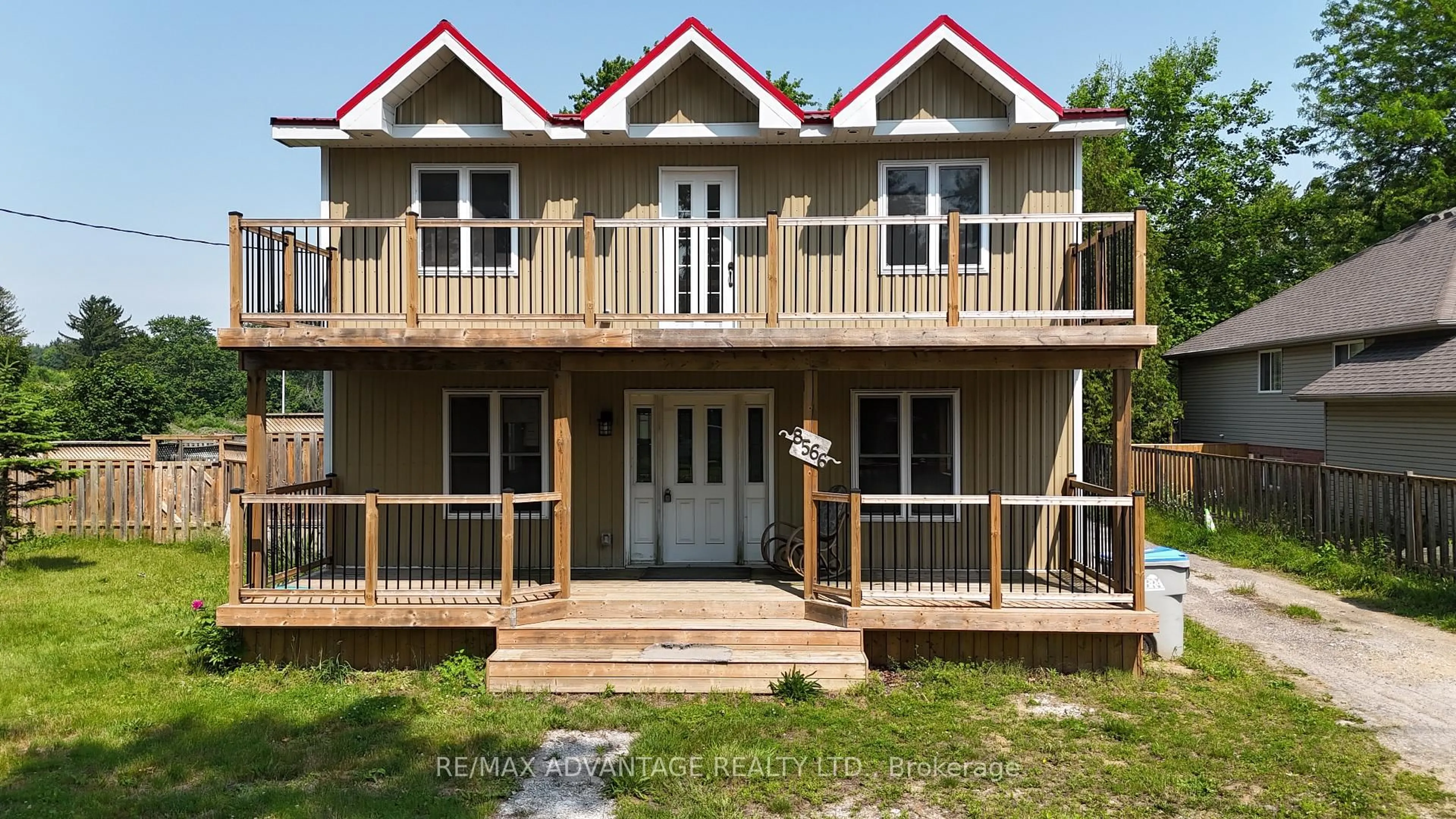 Home with vinyl exterior material, building for 8566 Glendon Dr, Strathroy Caradoc Ontario N0L 1W0