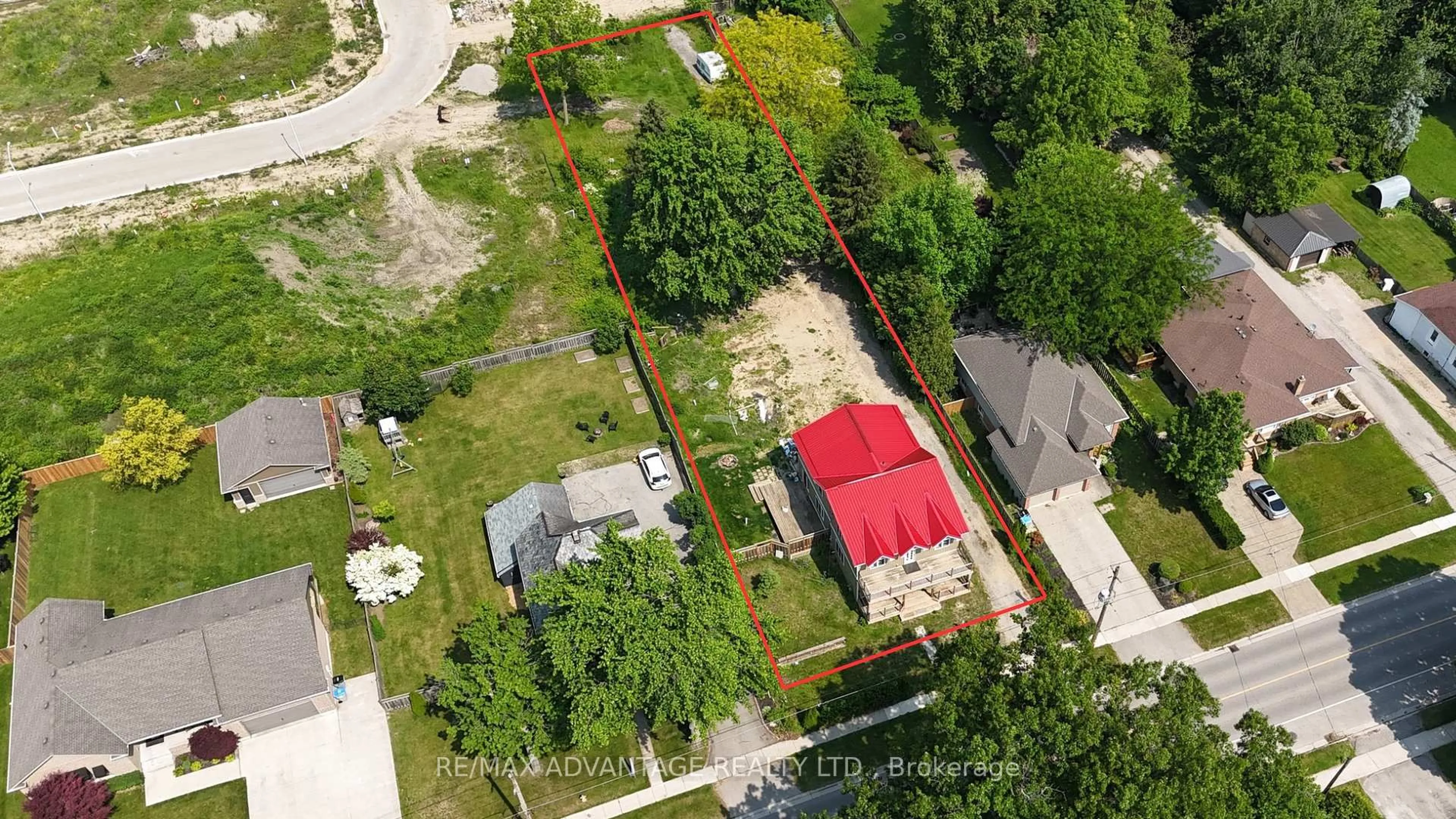 A pic from outside/outdoor area/front of a property/back of a property/a pic from drone, street for 8566 Glendon Dr, Strathroy Caradoc Ontario N0L 1W0