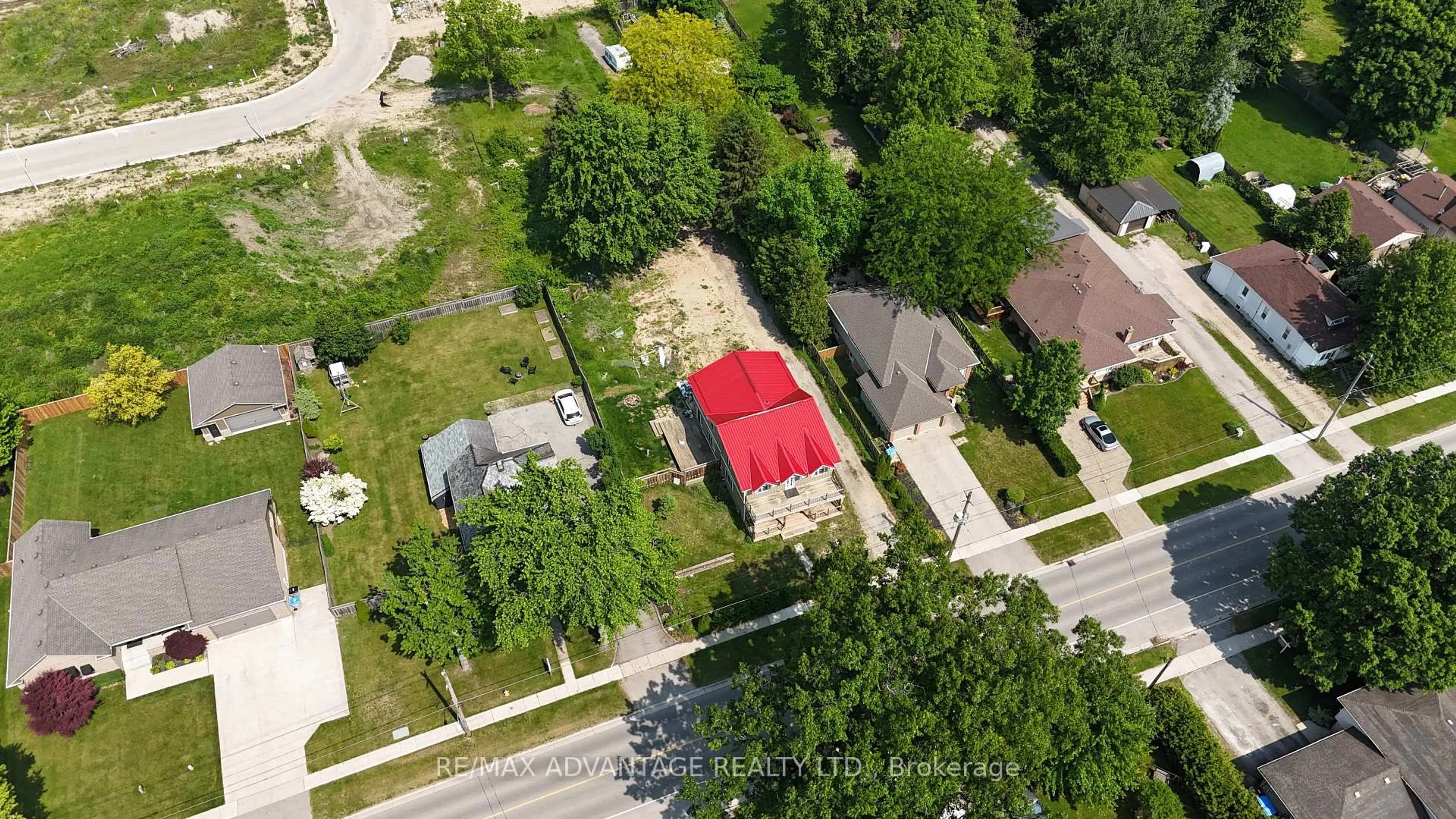A pic from outside/outdoor area/front of a property/back of a property/a pic from drone, street for 8566 Glendon Dr, Strathroy Caradoc Ontario N0L 1W0