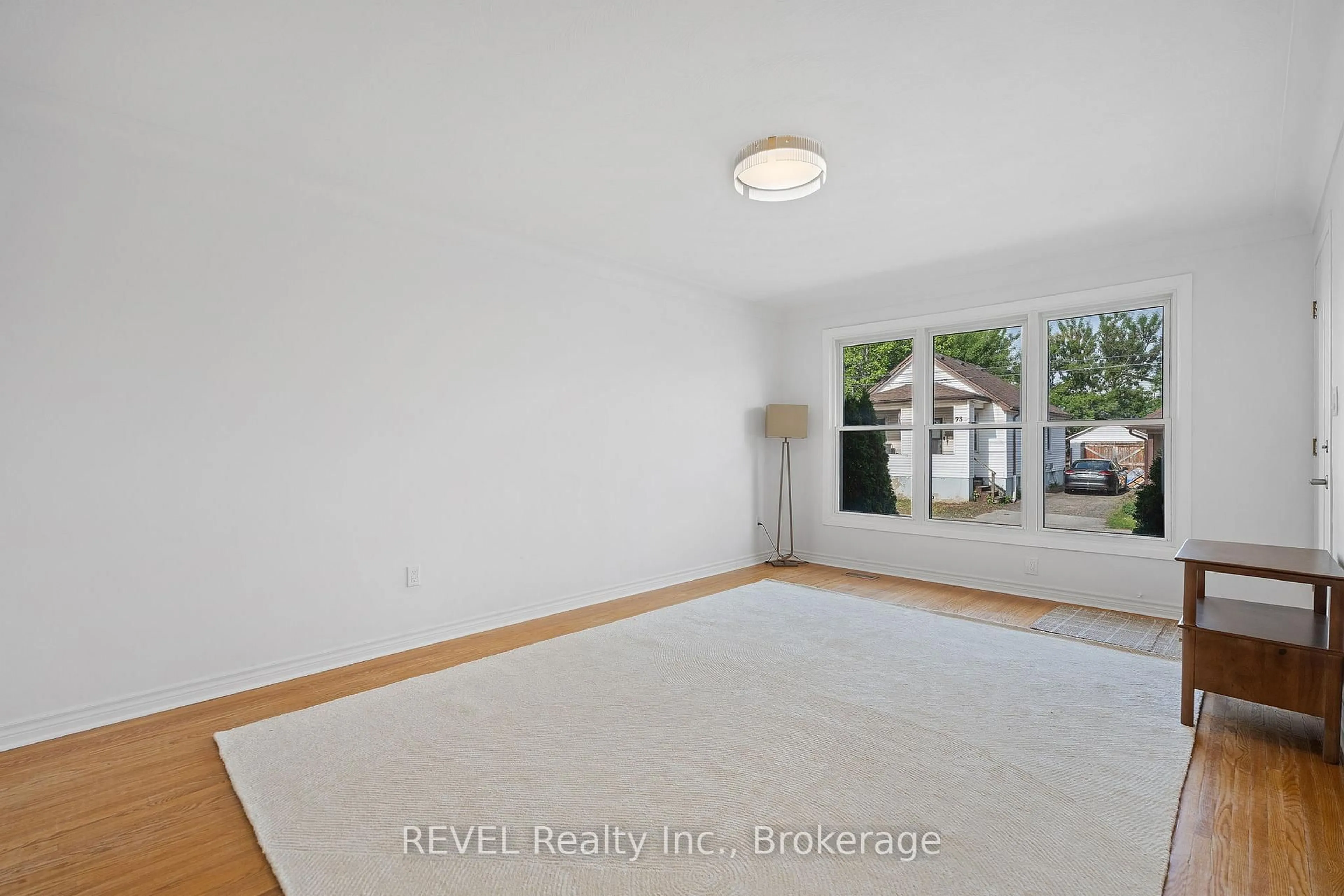 A pic of a room for 62 St George St, St. Catharines Ontario L2M 5P6