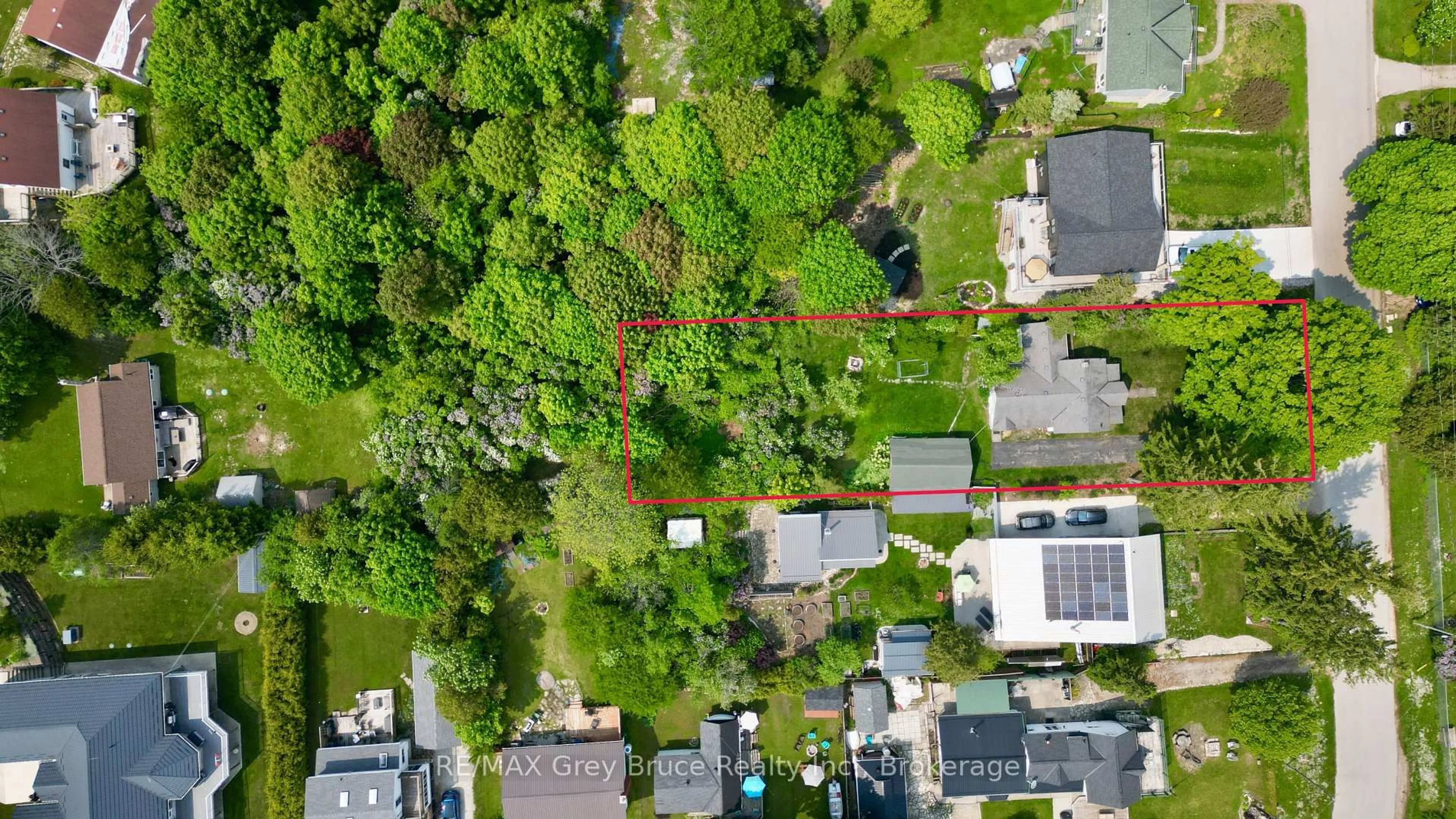 A pic from outside/outdoor area/front of a property/back of a property/a pic from drone, street for 19 Mill St, Northern Bruce Peninsula Ontario N0H 1W0