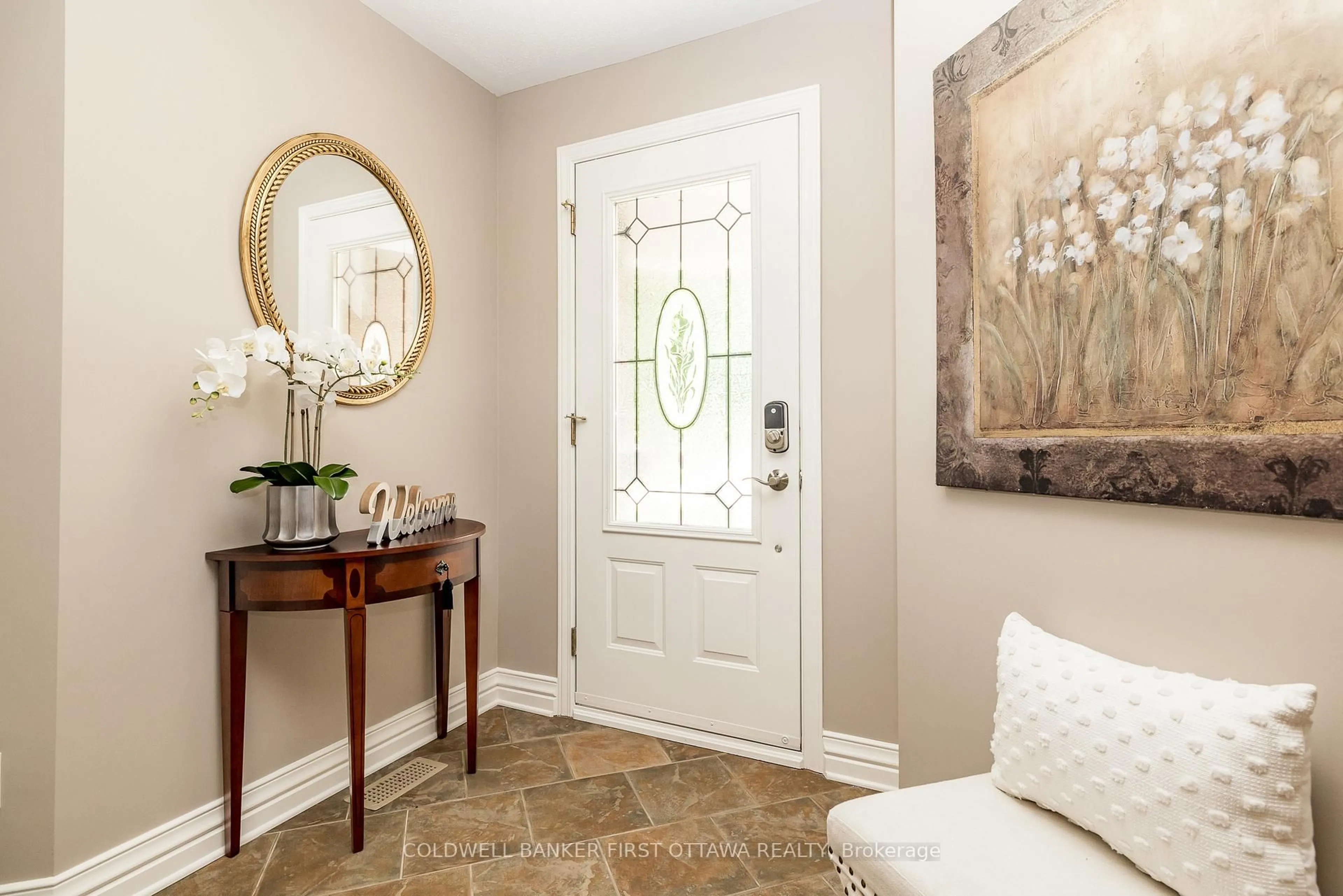 Indoor entryway for 29 Peregrine Cres, Kanata Ontario K2M 2T3