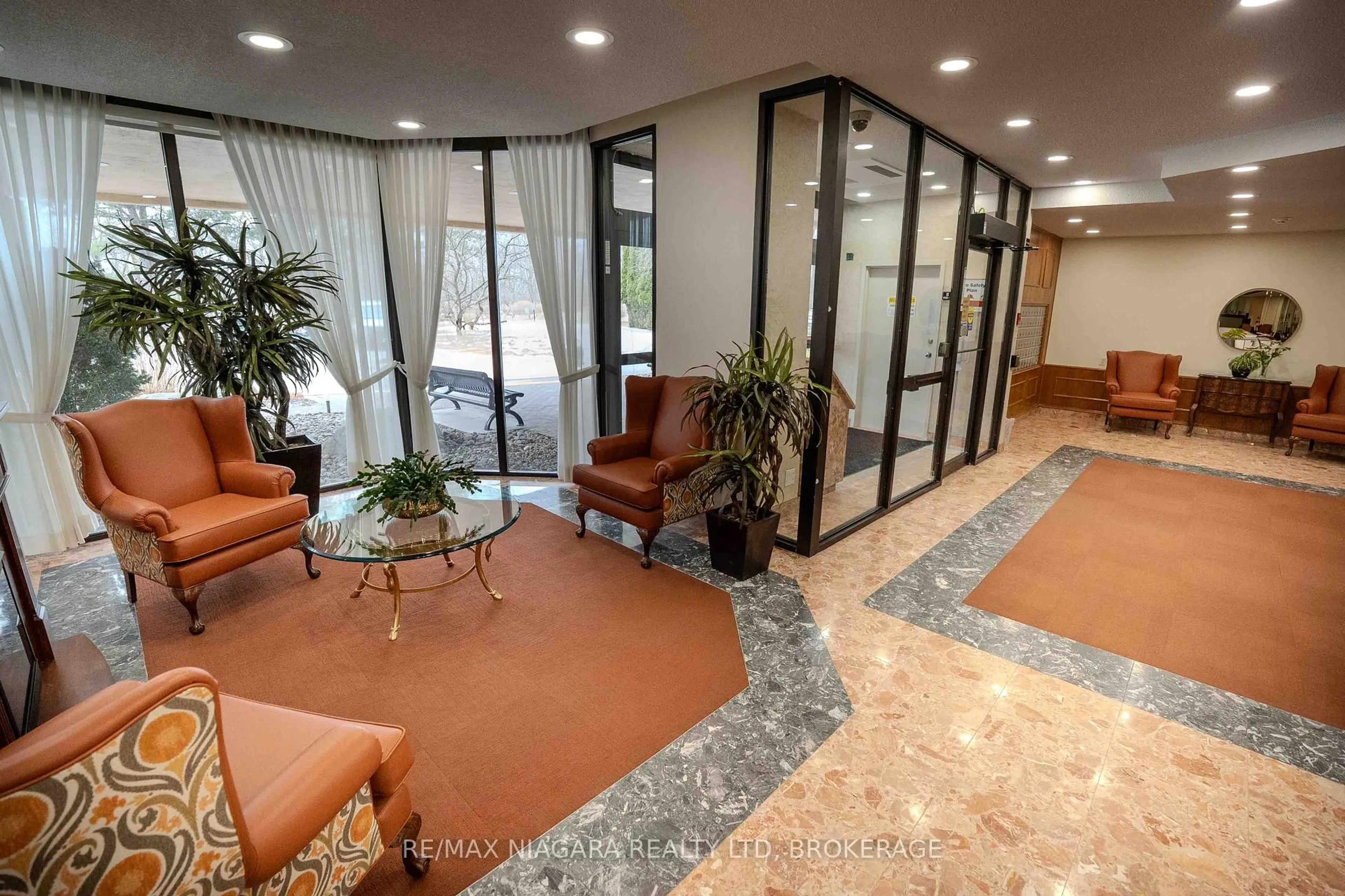 Indoor foyer for 3 Towering Heights Blvd #1107, St. Catharines Ontario L2T 4A4