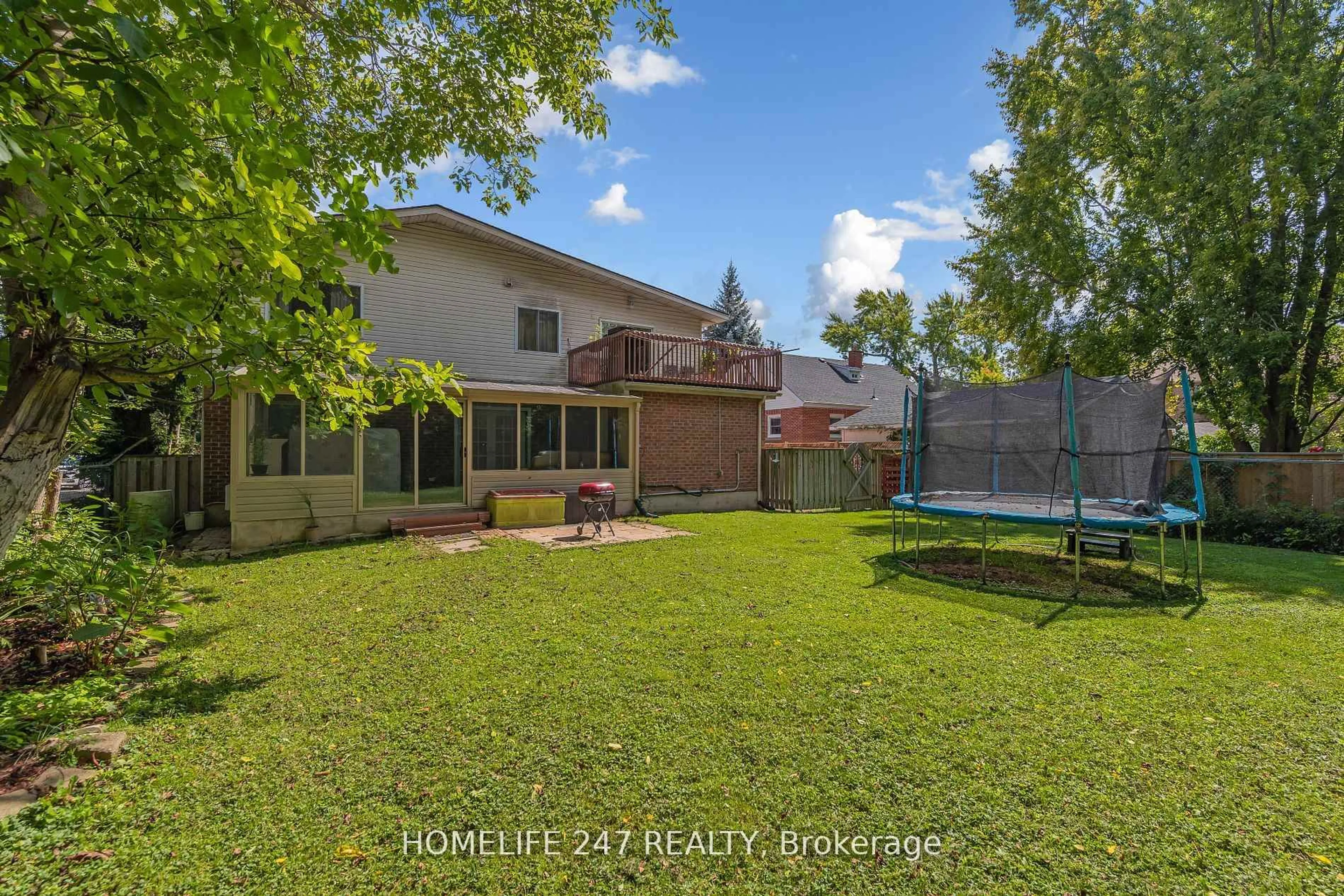 A pic from outside/outdoor area/front of a property/back of a property/a pic from drone, street for 331 Paisley Rd, Guelph Ontario N1H 2R1