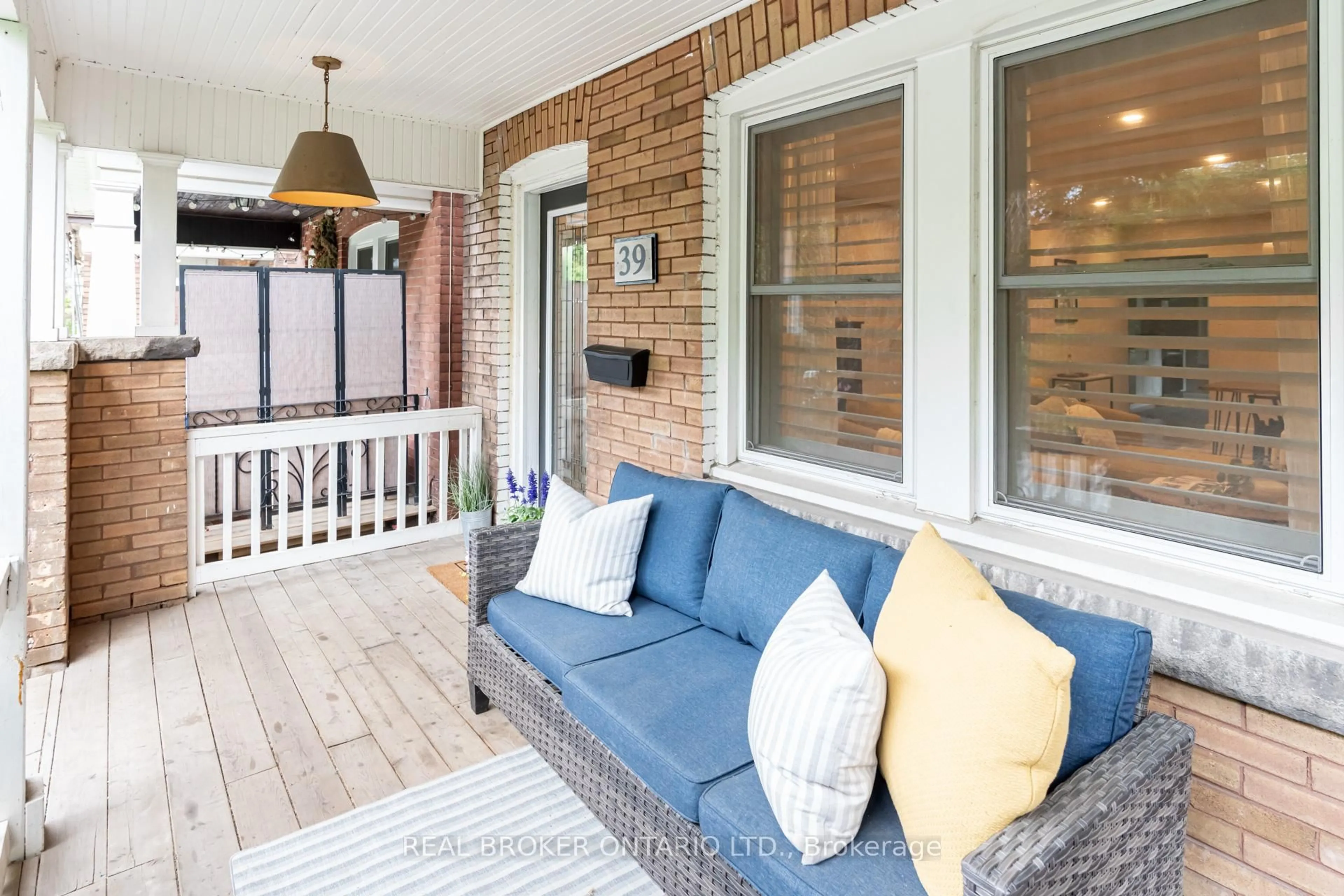 Unknown for 39 East Bend Ave, Hamilton Ontario L8M 3E4