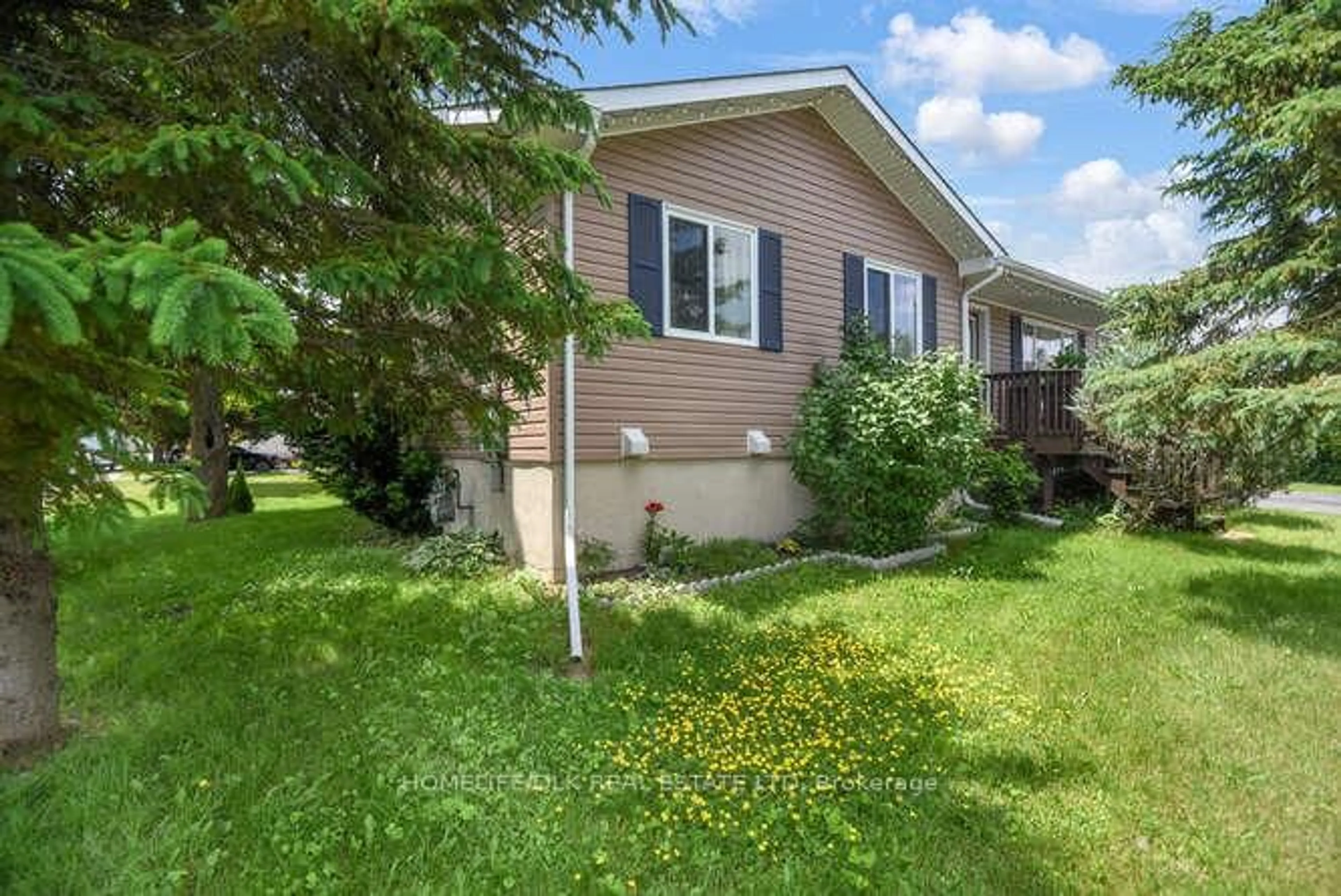 Home with vinyl exterior material, street for 296 Wood St, Prescott Ontario K0E 1T0