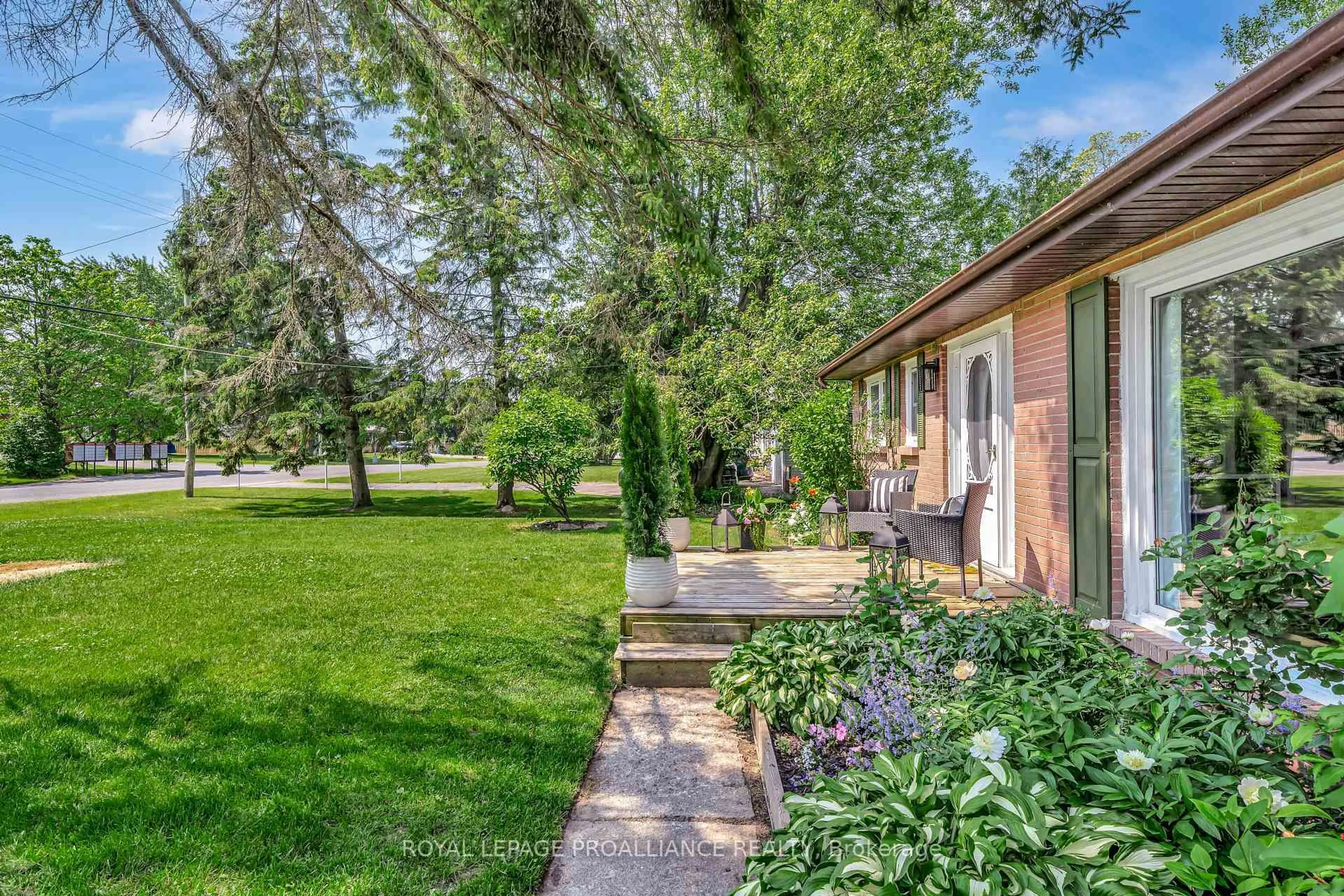 Patio, street for 6 Bayside Dr, Quinte West Ontario K0K 1L0