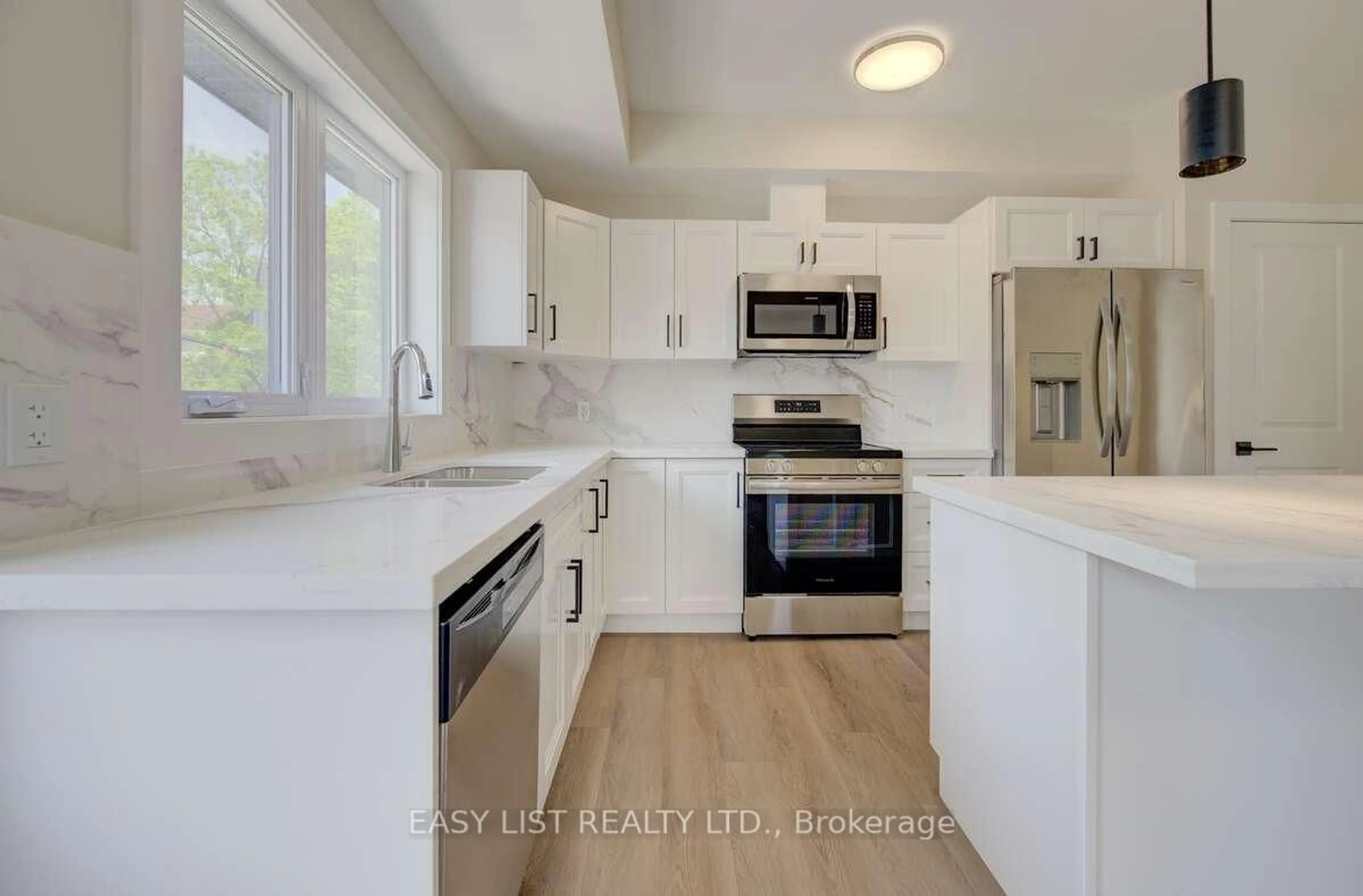 Open concept kitchen, unknown for 17 Peter St #4, Kitchener Ontario N2G 3J5