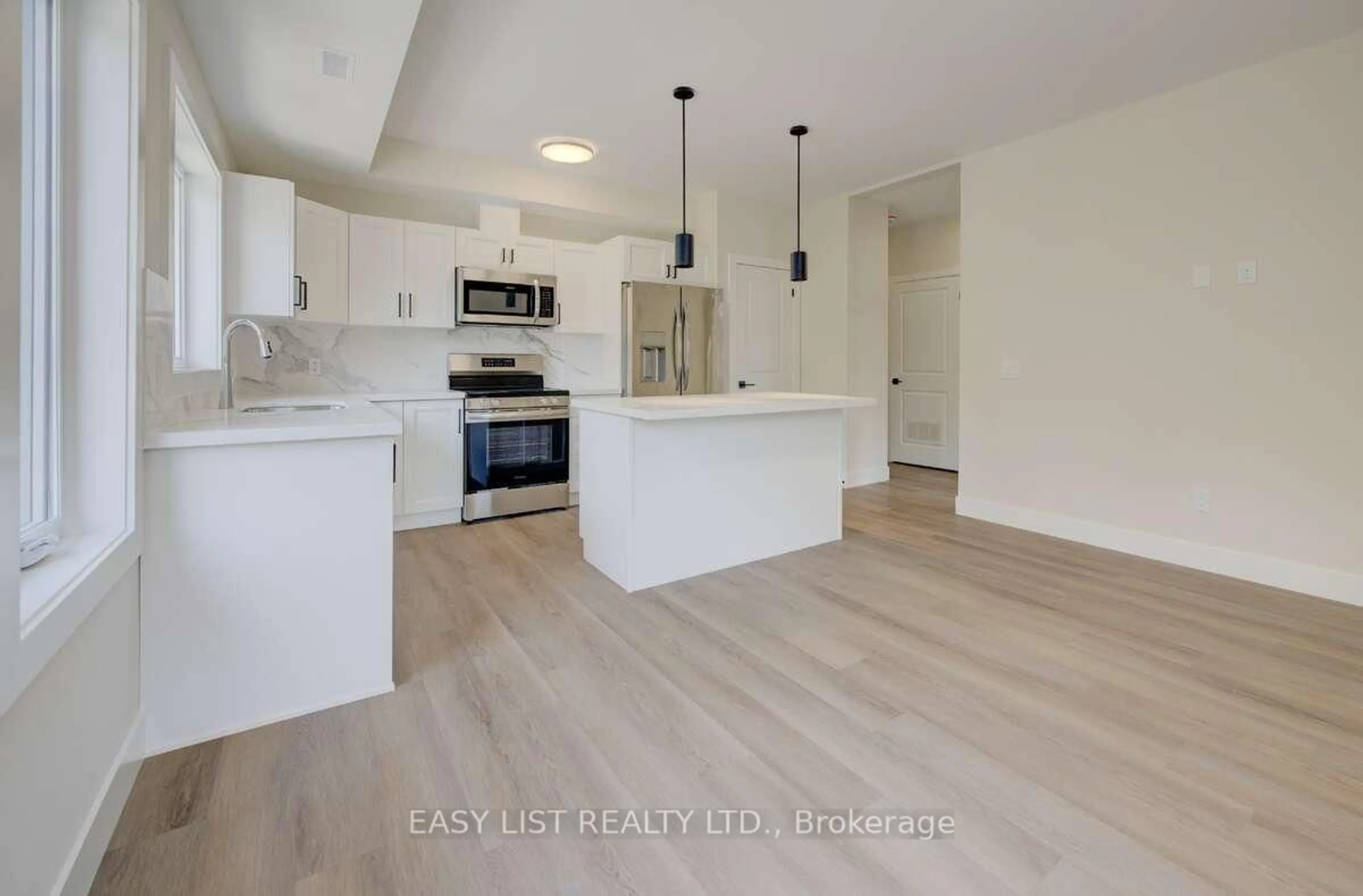 Open concept kitchen, unknown for 17 Peter St #4, Kitchener Ontario N2G 3J5