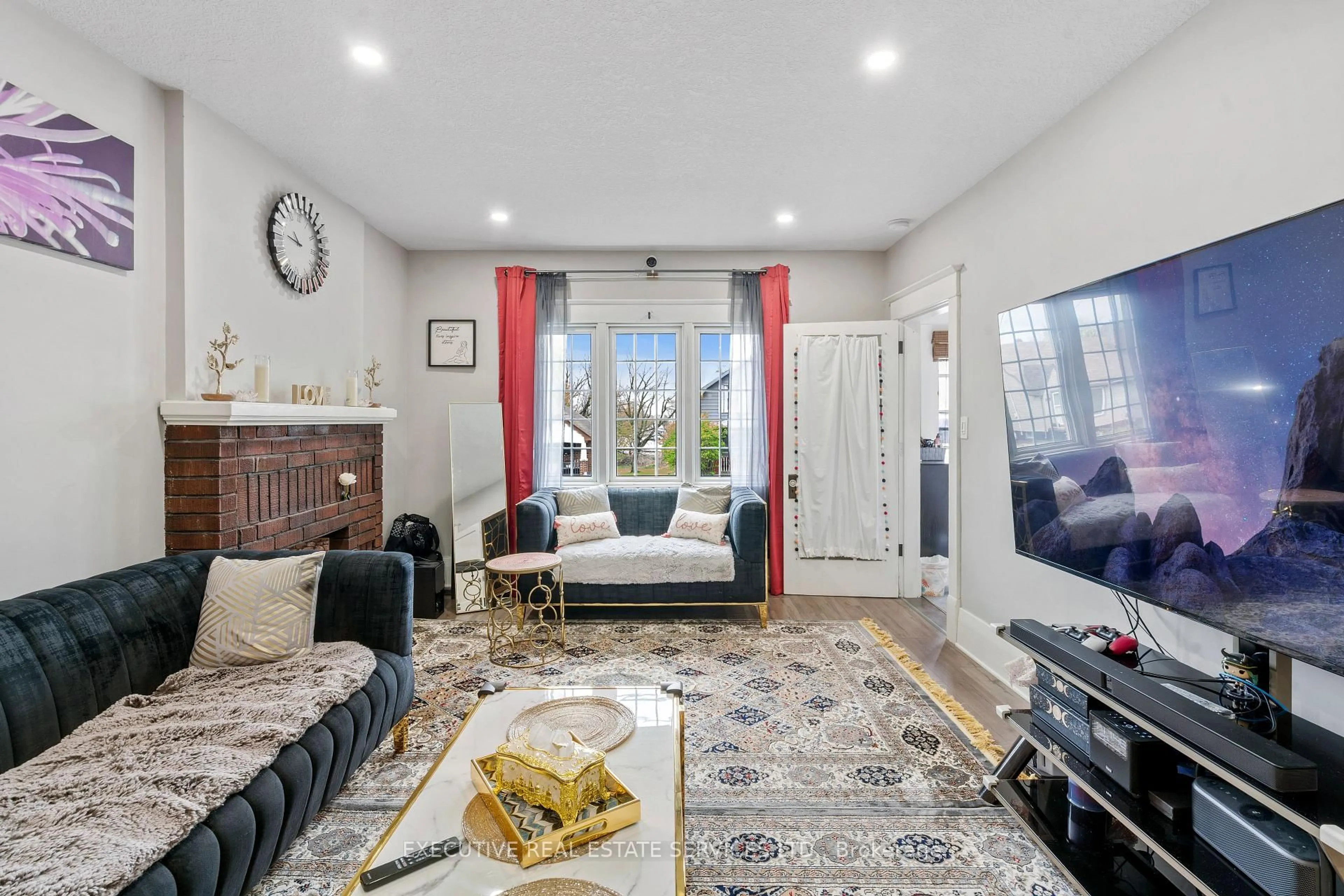 Living room with furniture, unknown for 594 HIGHBURY Ave, London East Ontario N5W 4K9