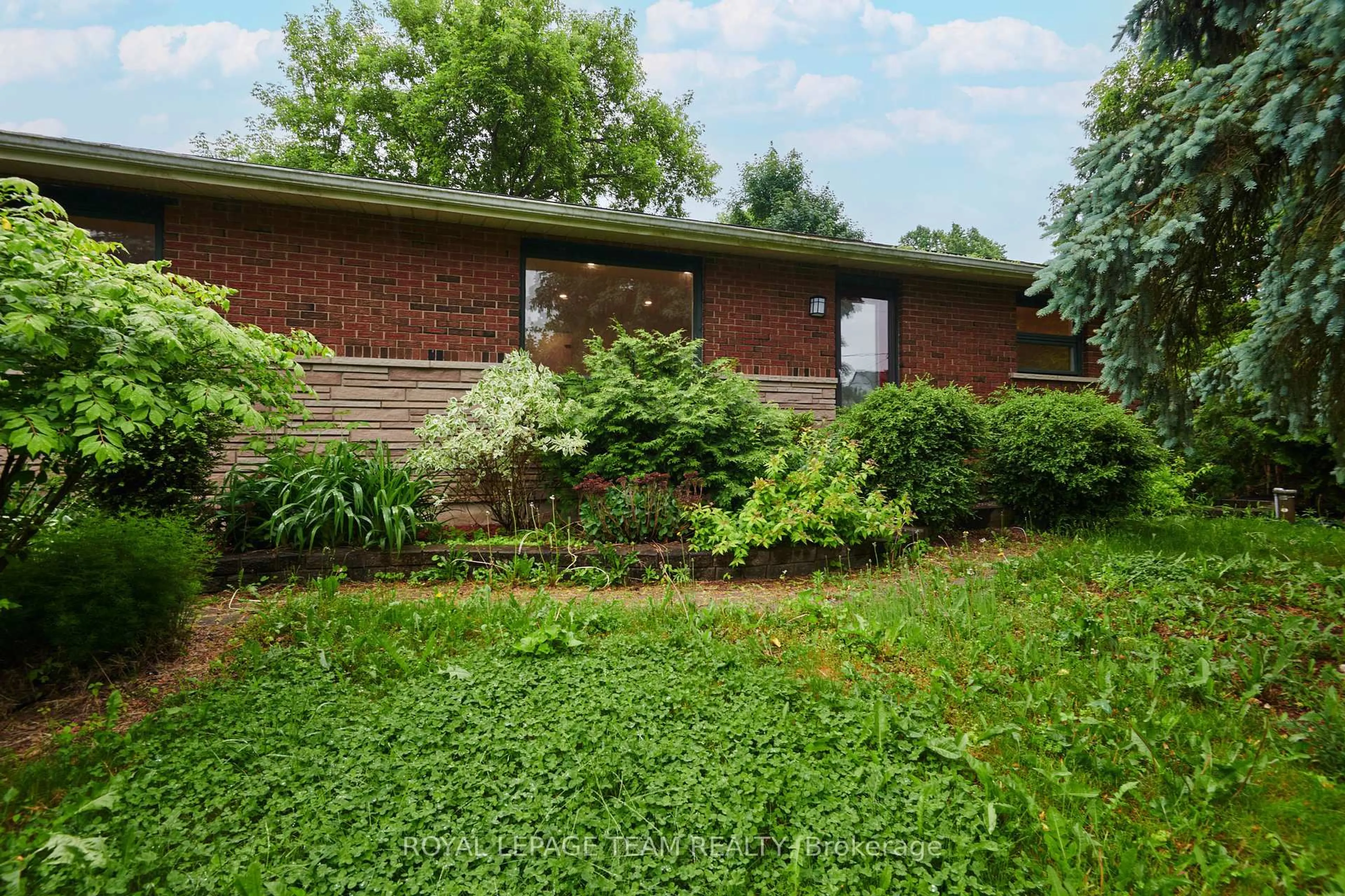 Unknown for 7078 Mason St, Ottawa Ontario K4P 1C2