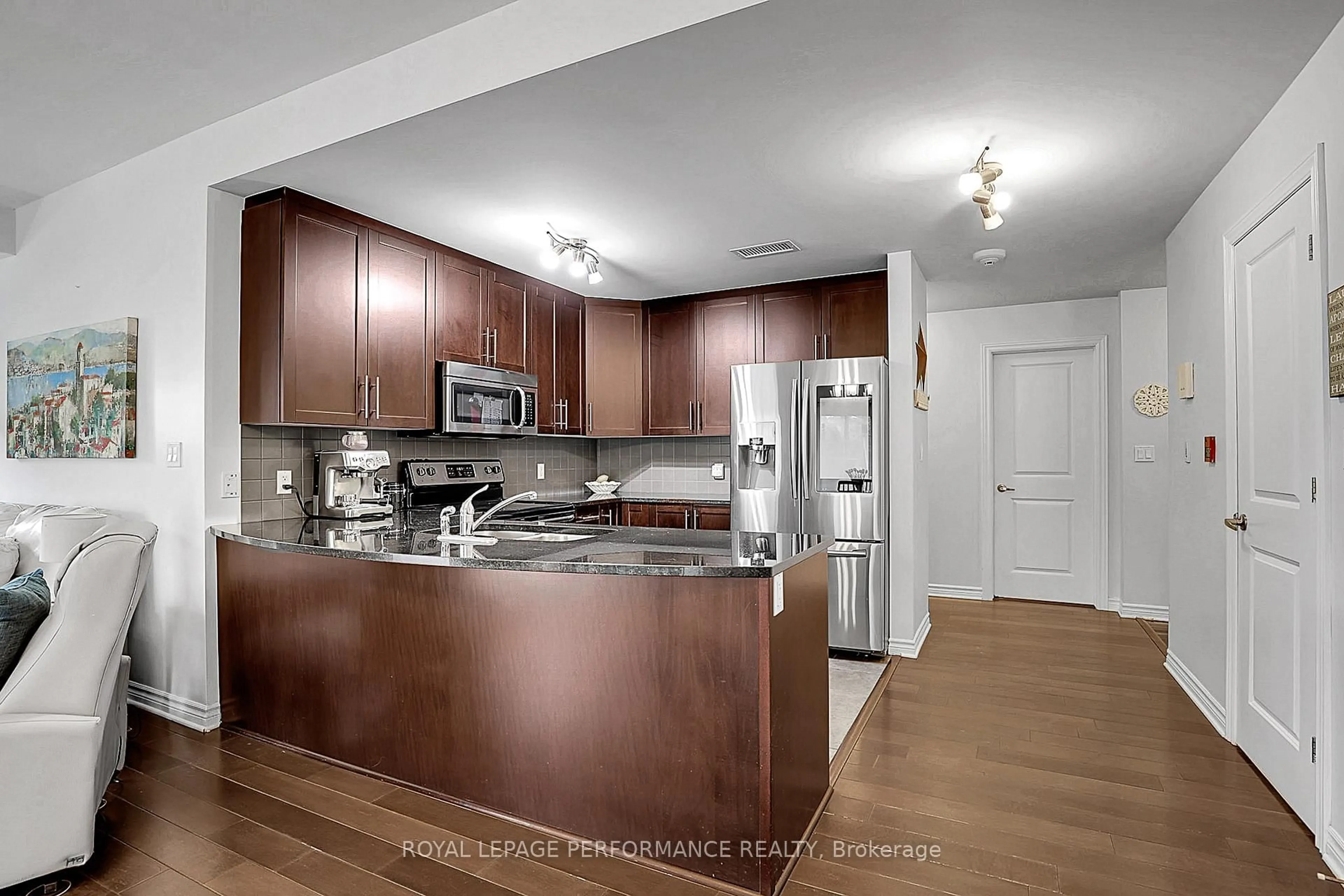 Standard kitchen, wood/laminate floor for 40 Prestige Circ #2, Ottawa Ontario K4A 0W9