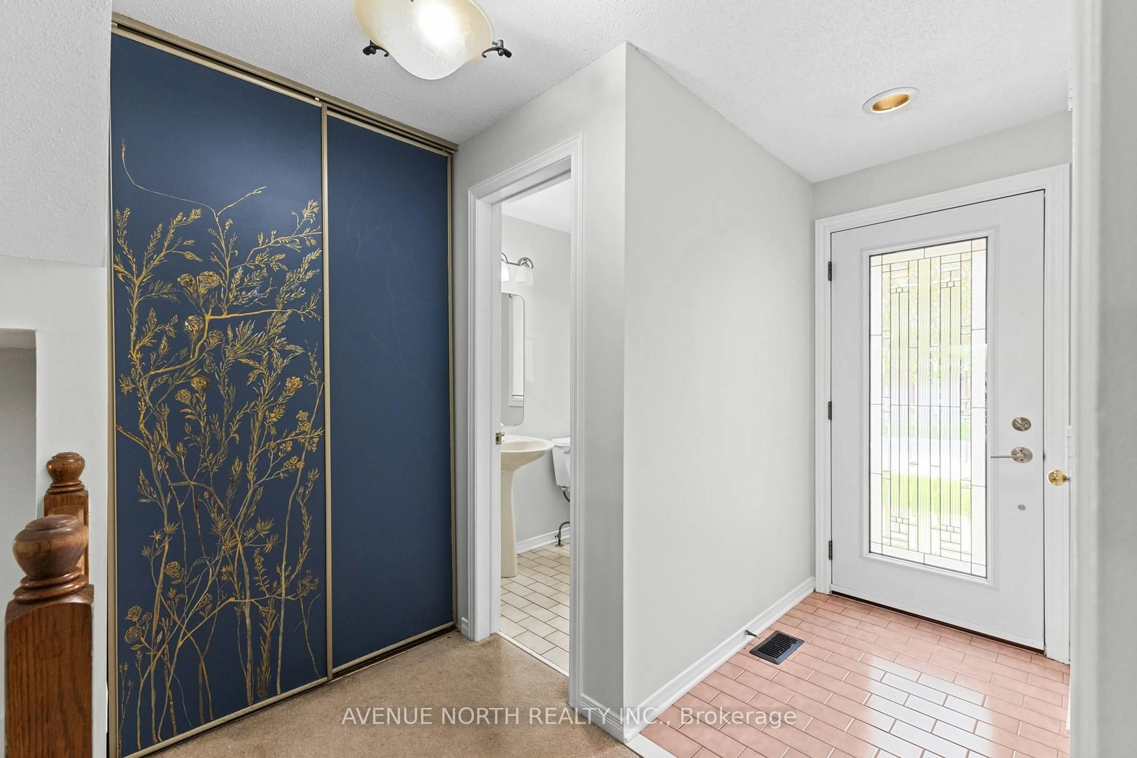 Indoor entryway for 45 Wrenwood Cres #23, Ottawa Ontario K2G 5V4