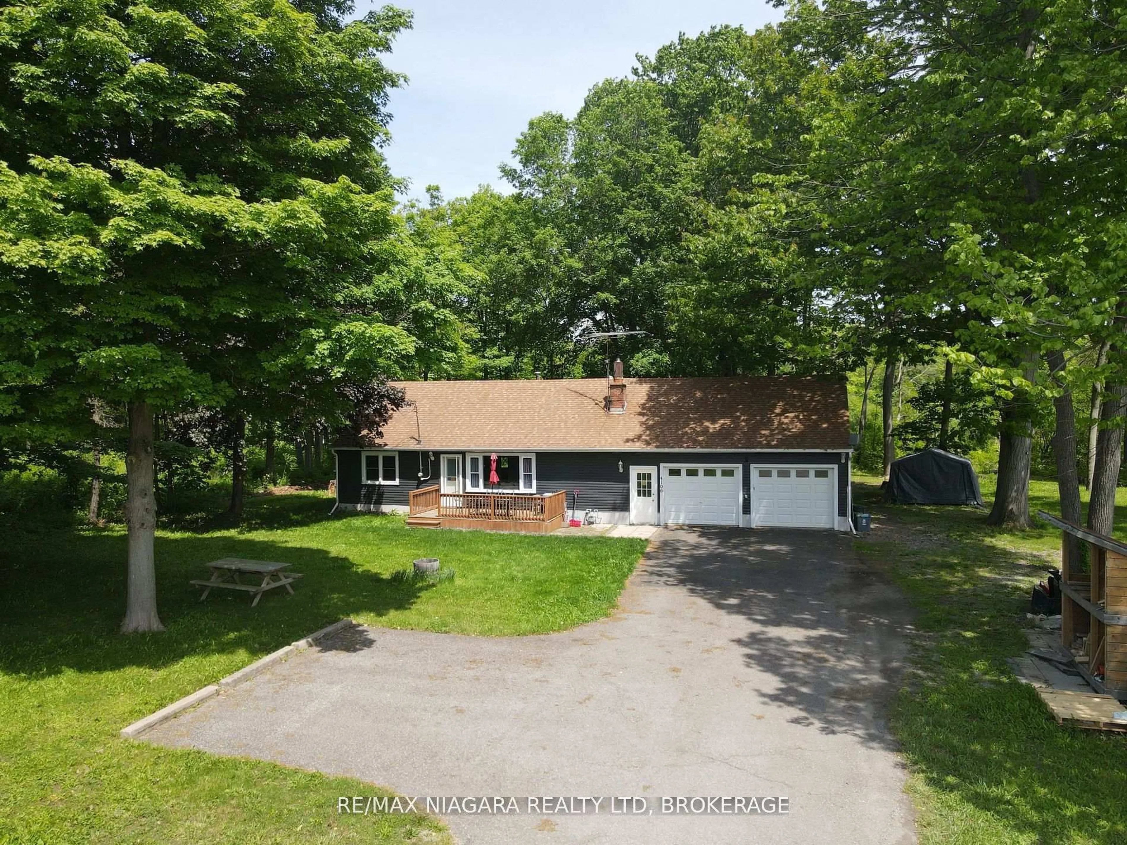 A pic from outside/outdoor area/front of a property/back of a property/a pic from drone, street for 4106 Garrison Rd, Fort Erie Ontario L0S 1N0