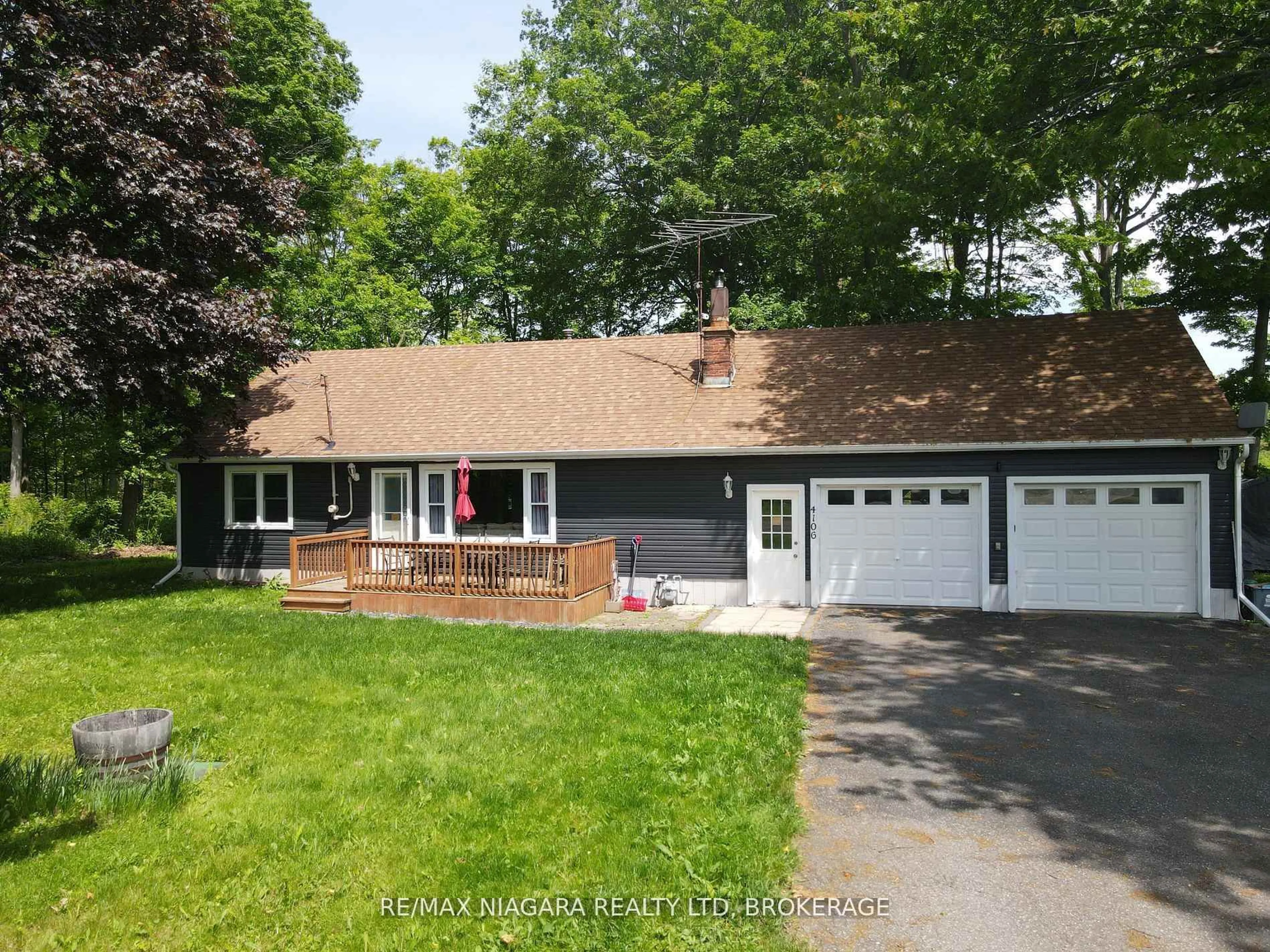 Home with vinyl exterior material, street for 4106 Garrison Rd, Fort Erie Ontario L0S 1N0