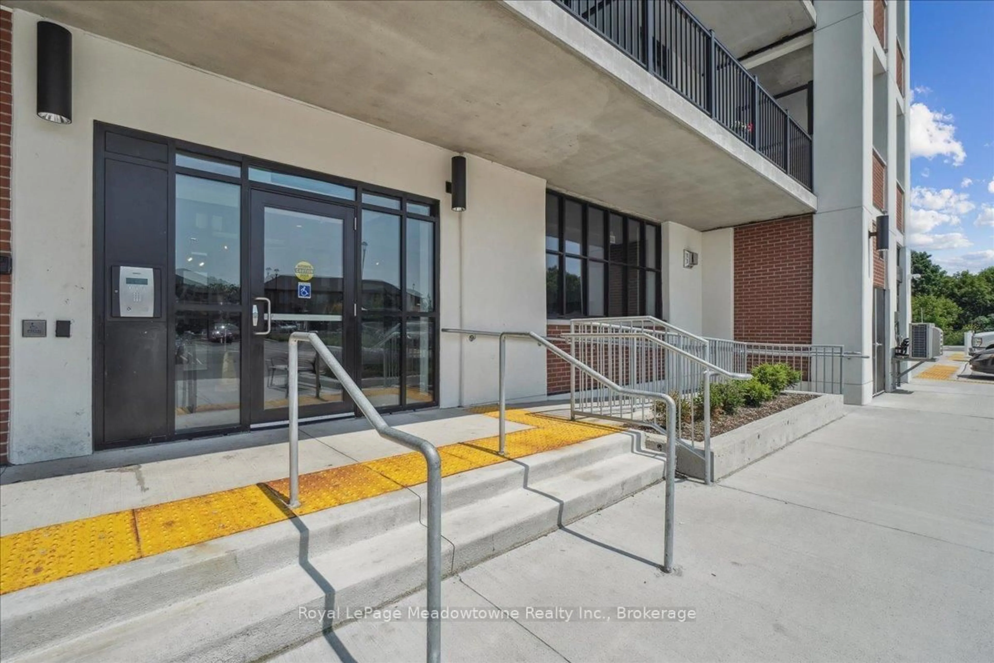 Unknown for 120 Huron St #321, Guelph Ontario N1E 0T8