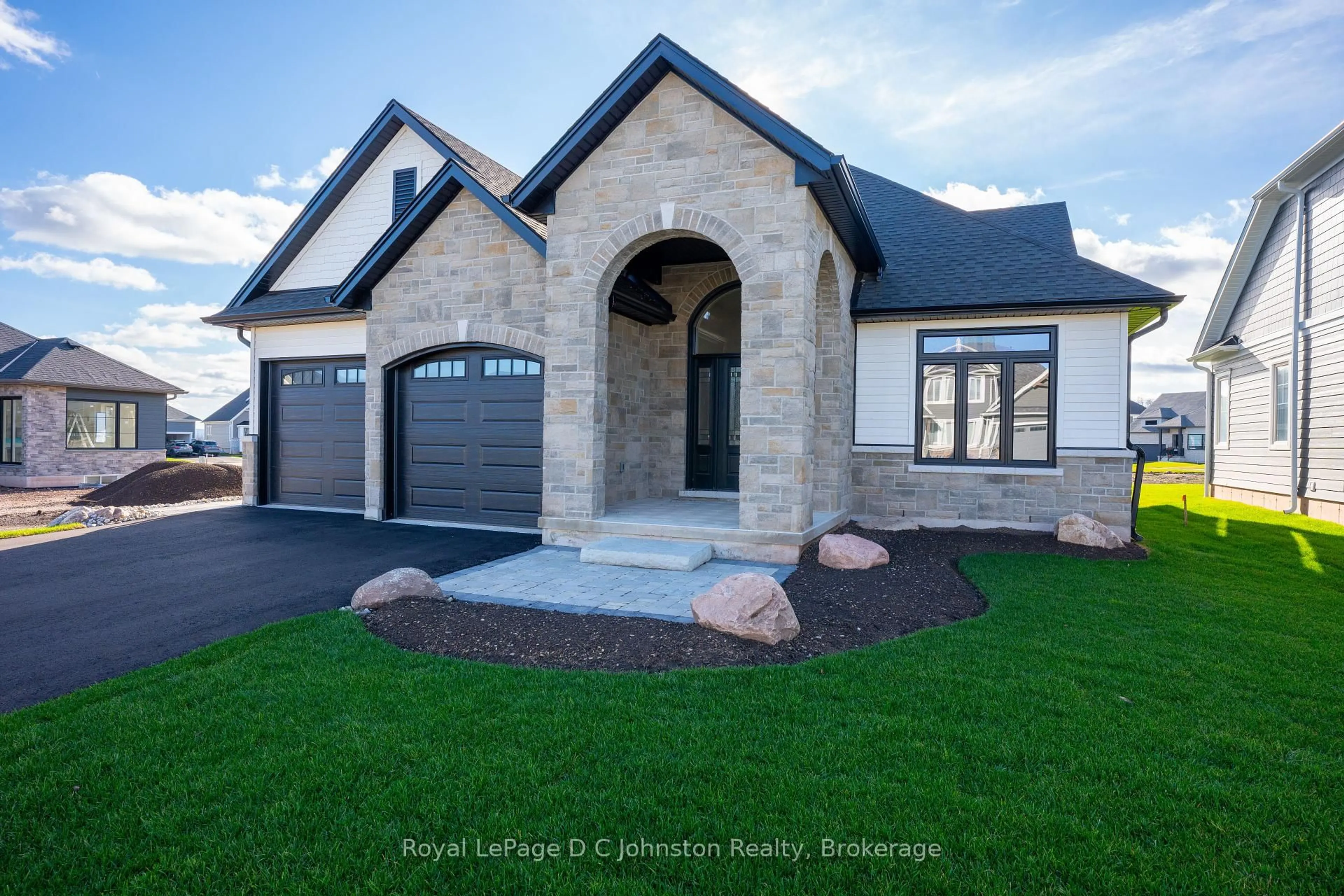 Home with brick exterior material, street for 546 ALGONQUIN Tr, Georgian Bluffs Ontario N0H 1S0