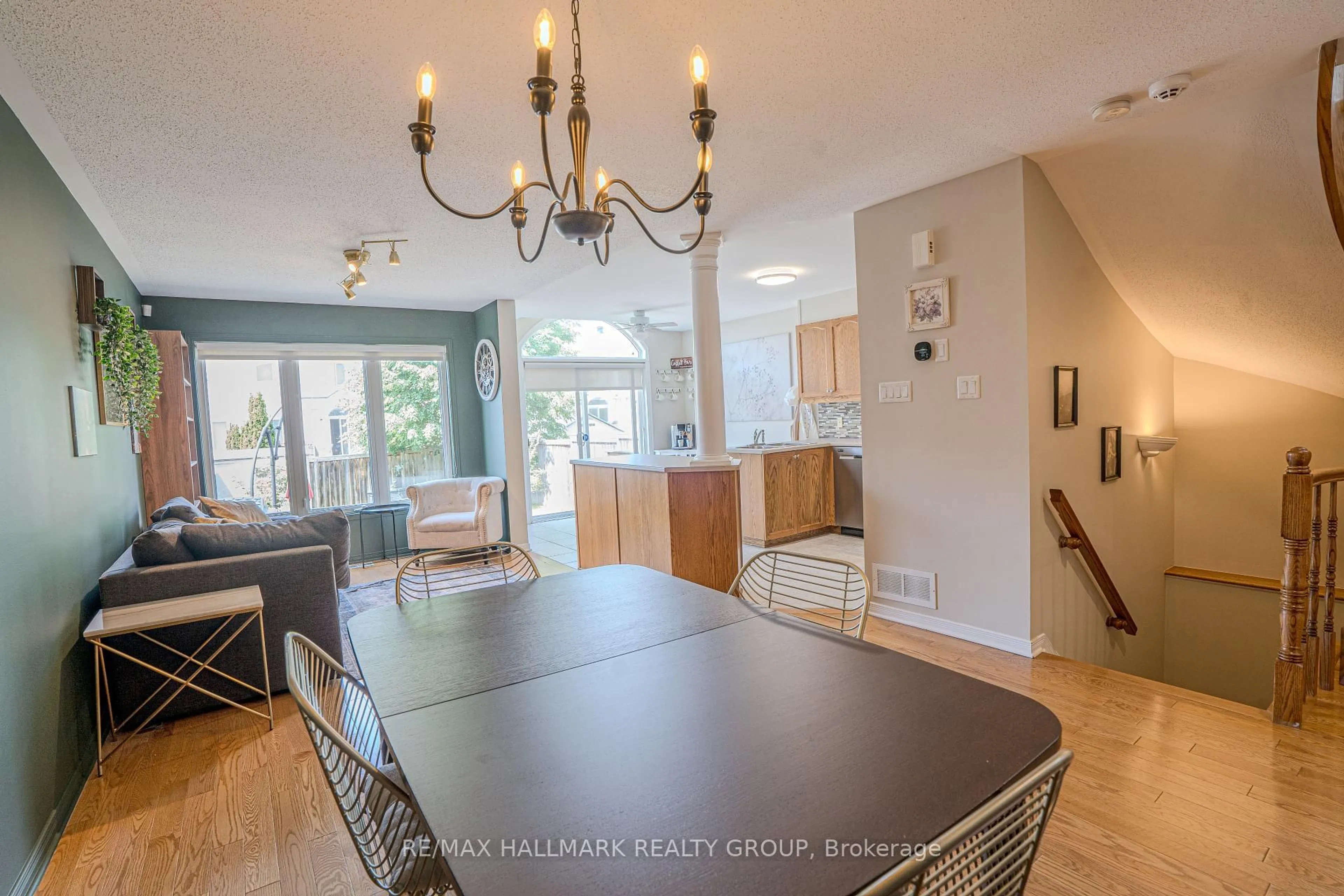 Open concept kitchen, unknown for 325 Bryarton St, Ottawa Ontario K1C 7R6