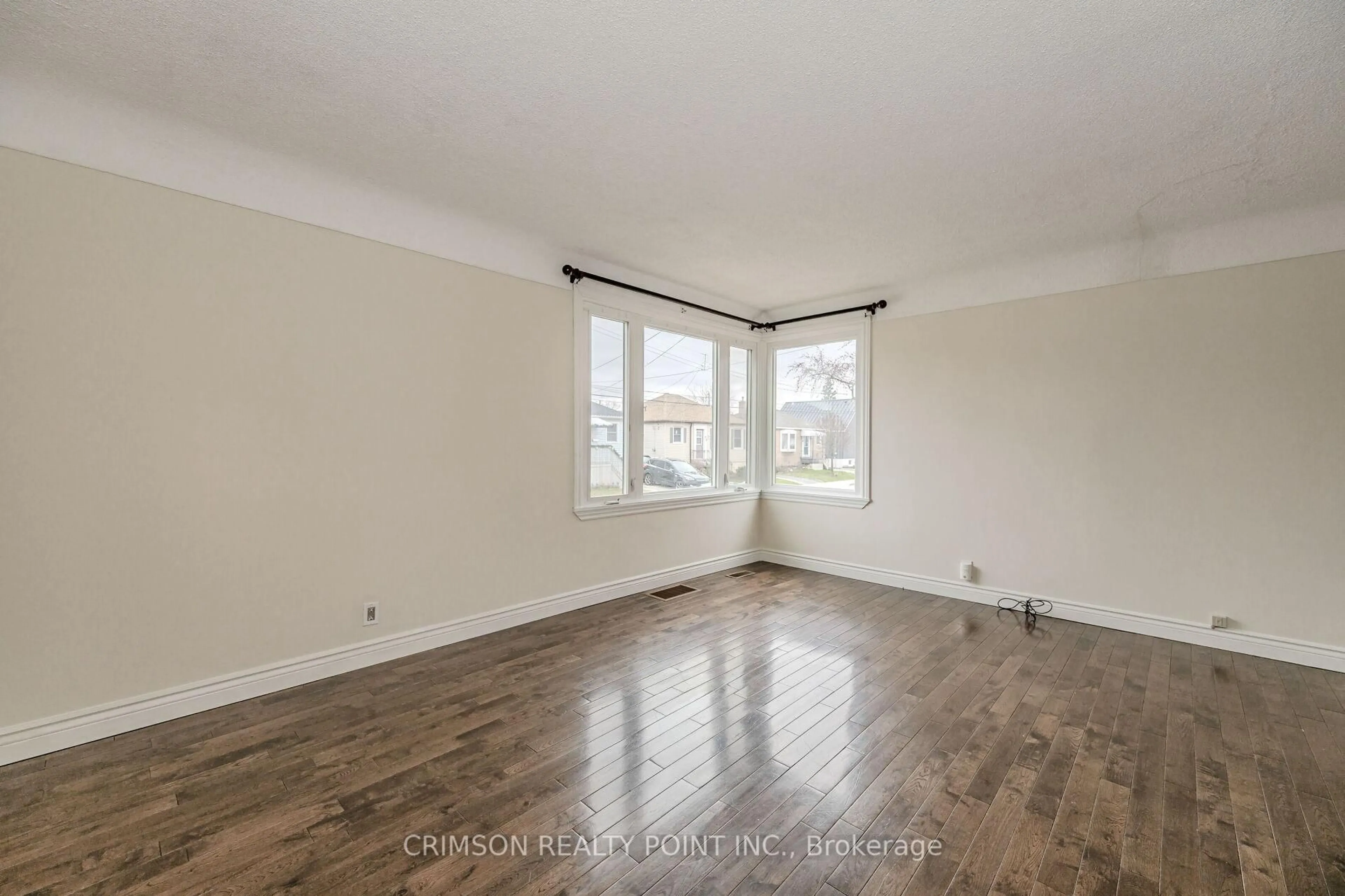 A pic of a room for 42 East 11th St, Hamilton Ontario L9A 3T2