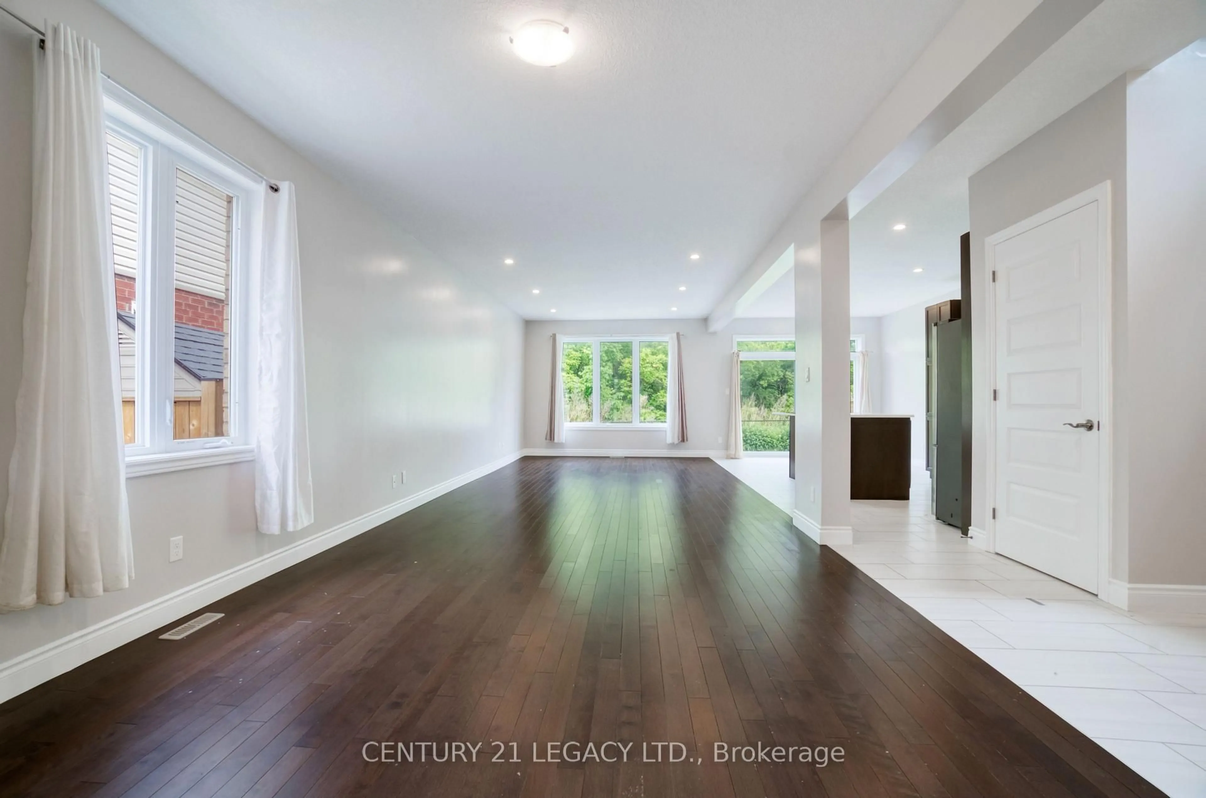 Indoor entryway for 1606 FINLEY Cres, London North Ontario N6G 0T1