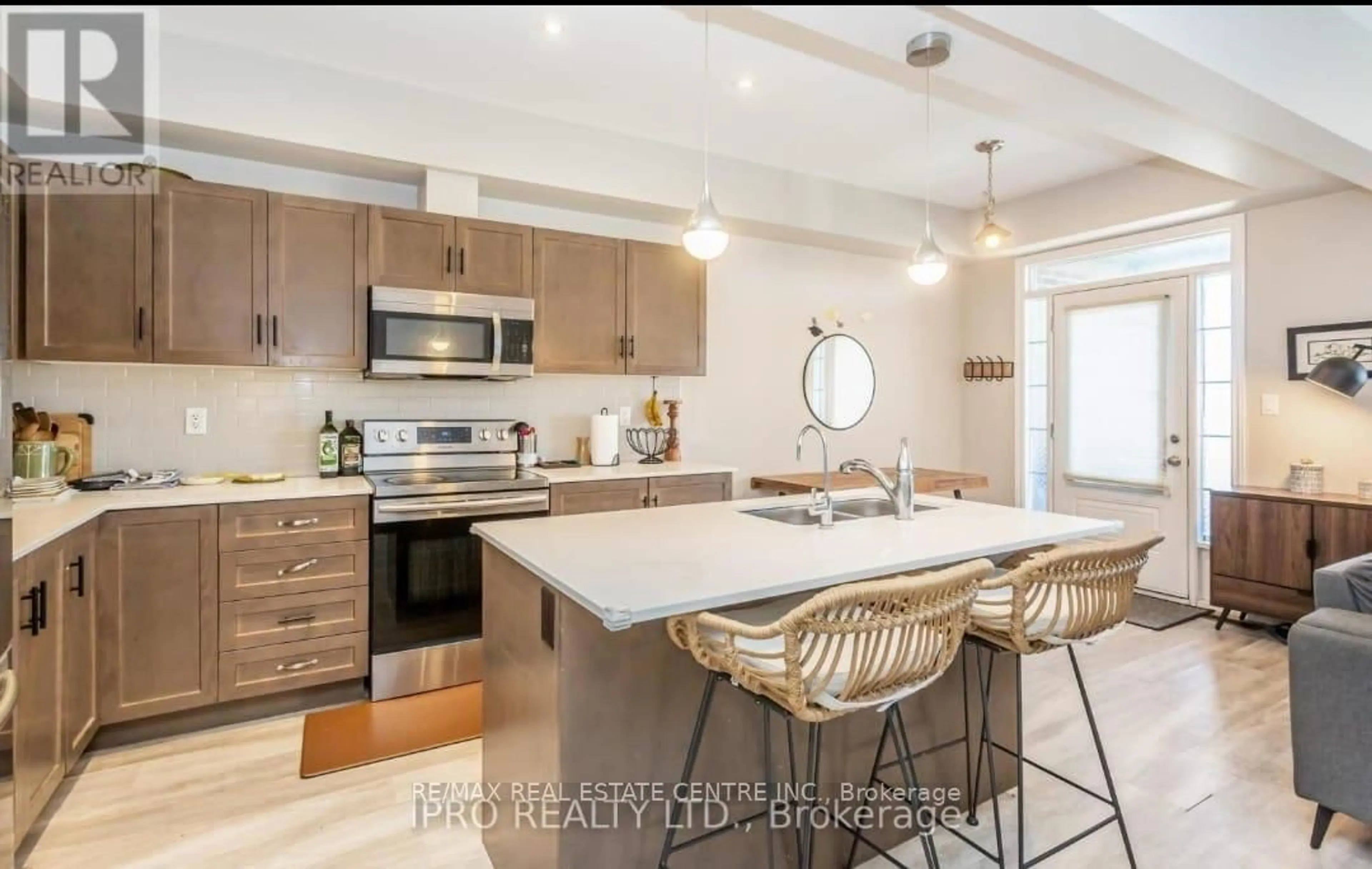 Open concept kitchen, unknown for 324 Equestrian Way #78, Cambridge Ontario N3E 0E2