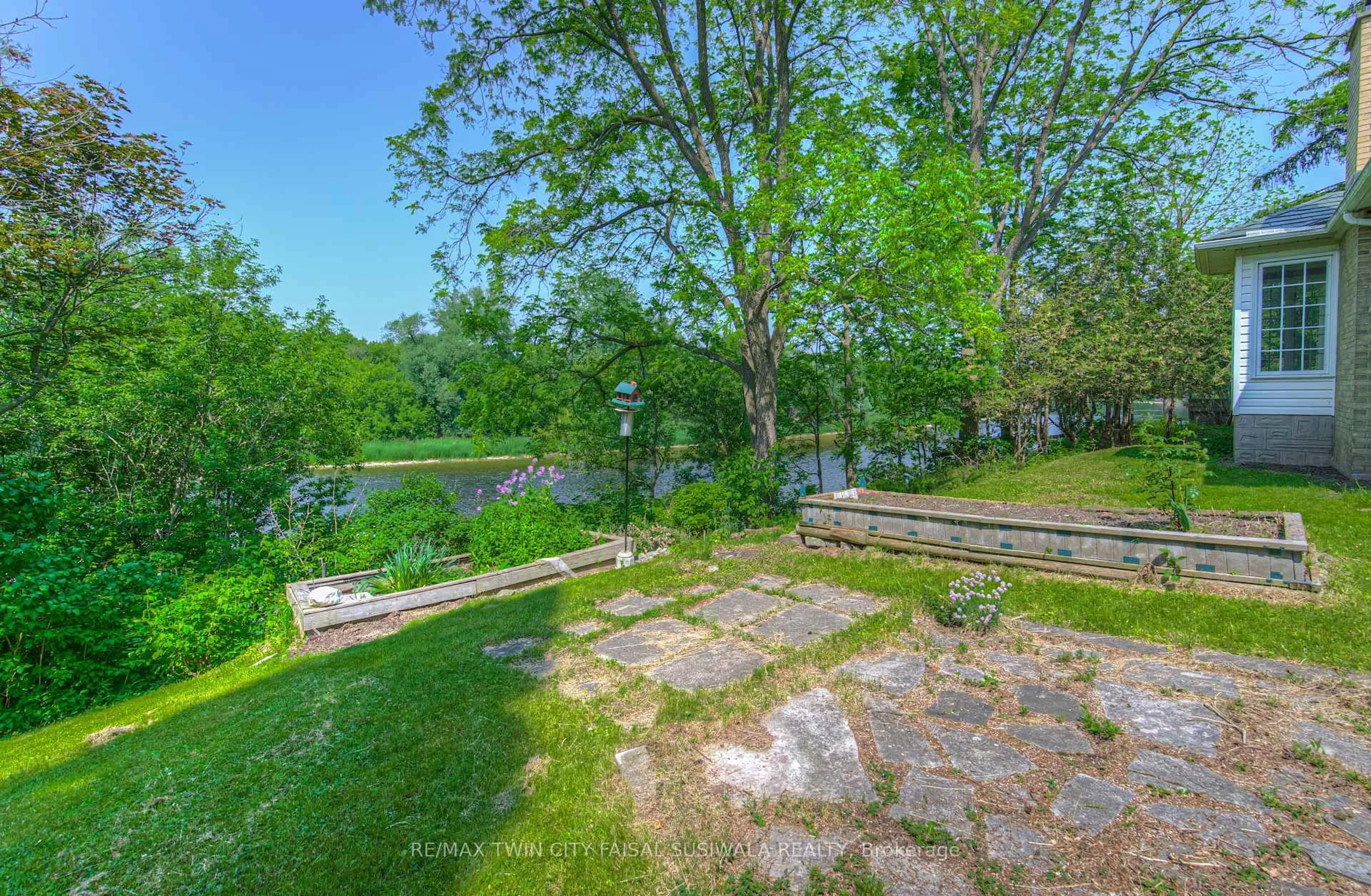 Patio, water/lake/river/ocean view for 1824 Old Mill Rd, Kitchener Ontario N2P 1E2