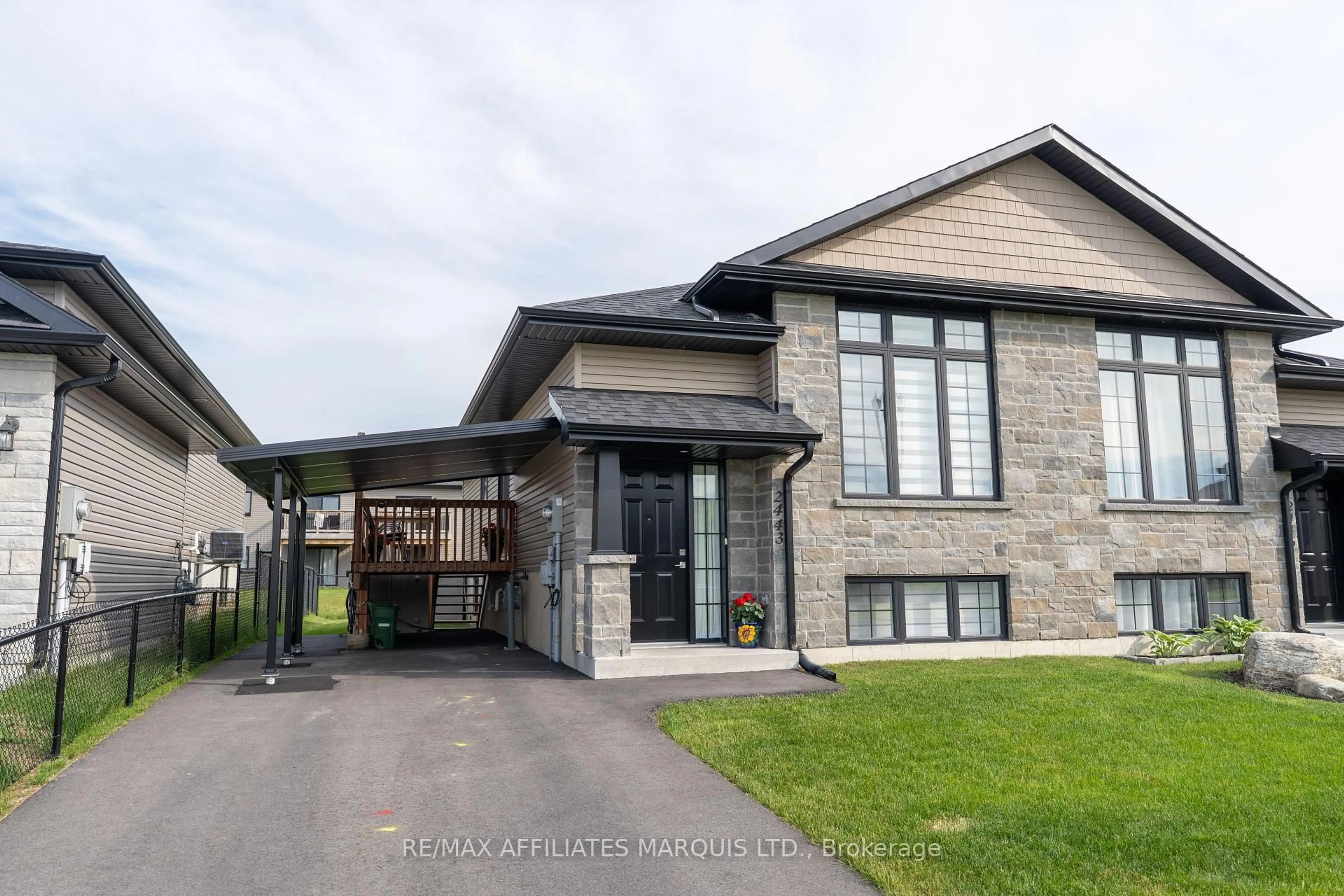 Home with brick exterior material, unknown for 2443 Watson Cres, Cornwall Ontario K6H 0H8