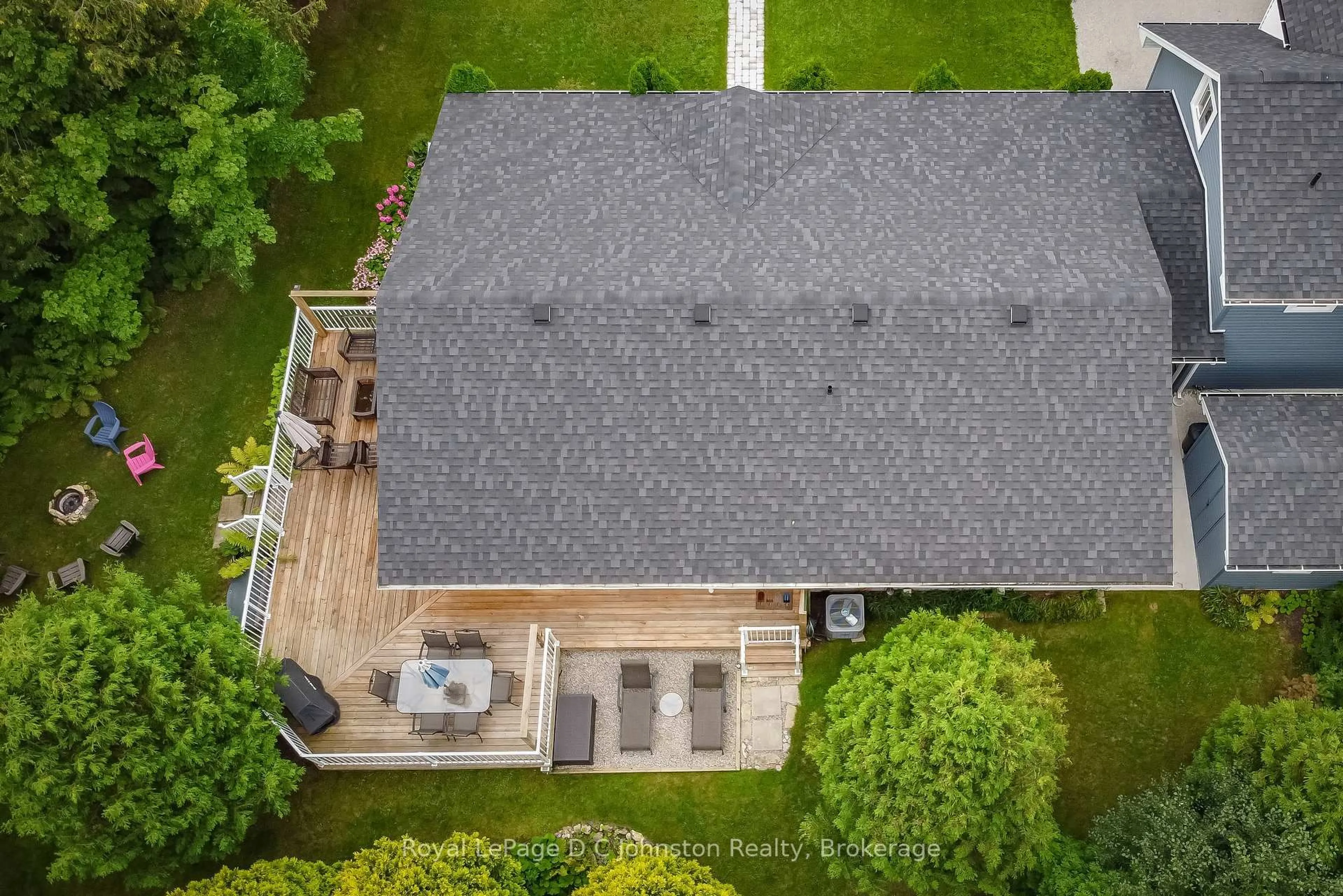 A pic from outside/outdoor area/front of a property/back of a property/a pic from drone, unknown for 10 Mitchell Lane, Saugeen Shores Ontario N0H 2C1